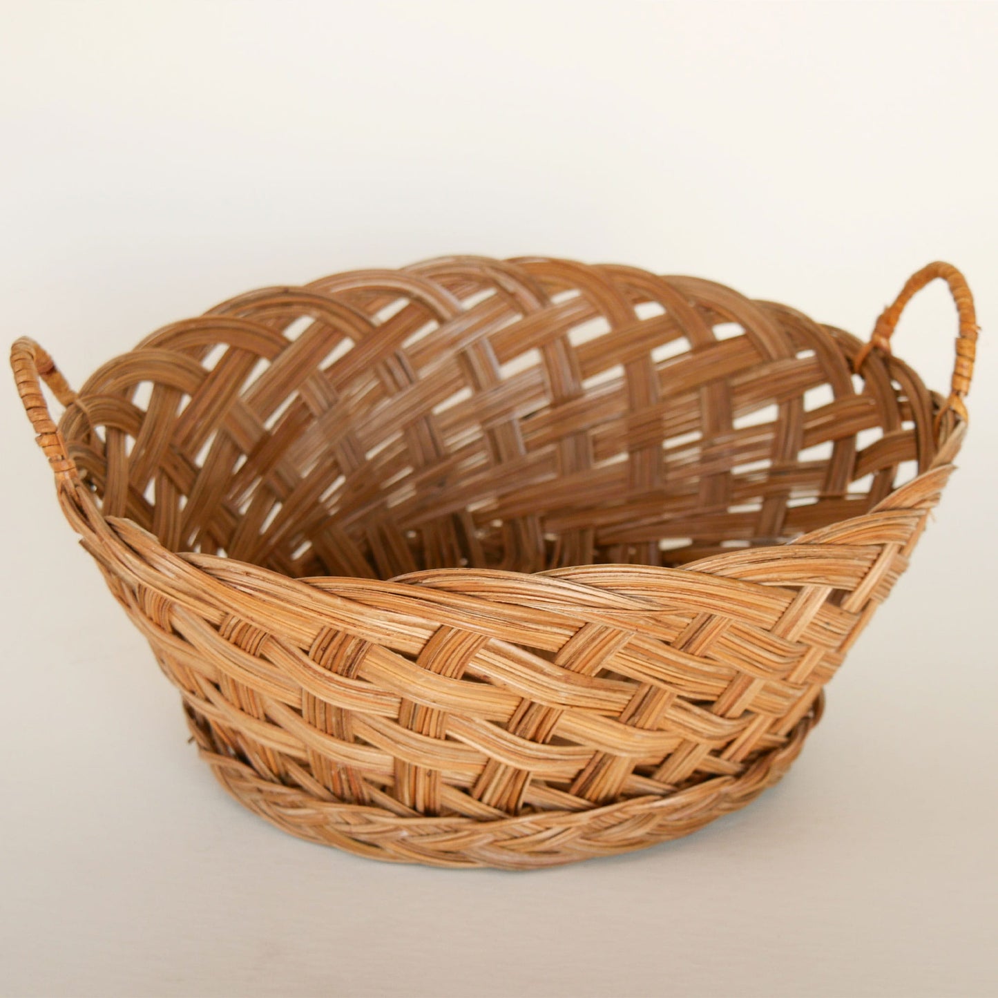 Vintage Round Rattan WIcker Basket with Handles, VIntage Farmhouse Basket Storage, Vintage Cottagecore Basket Decor, Vintage Cottage Basket Decor, Vintage Rattan Basket with Handles
