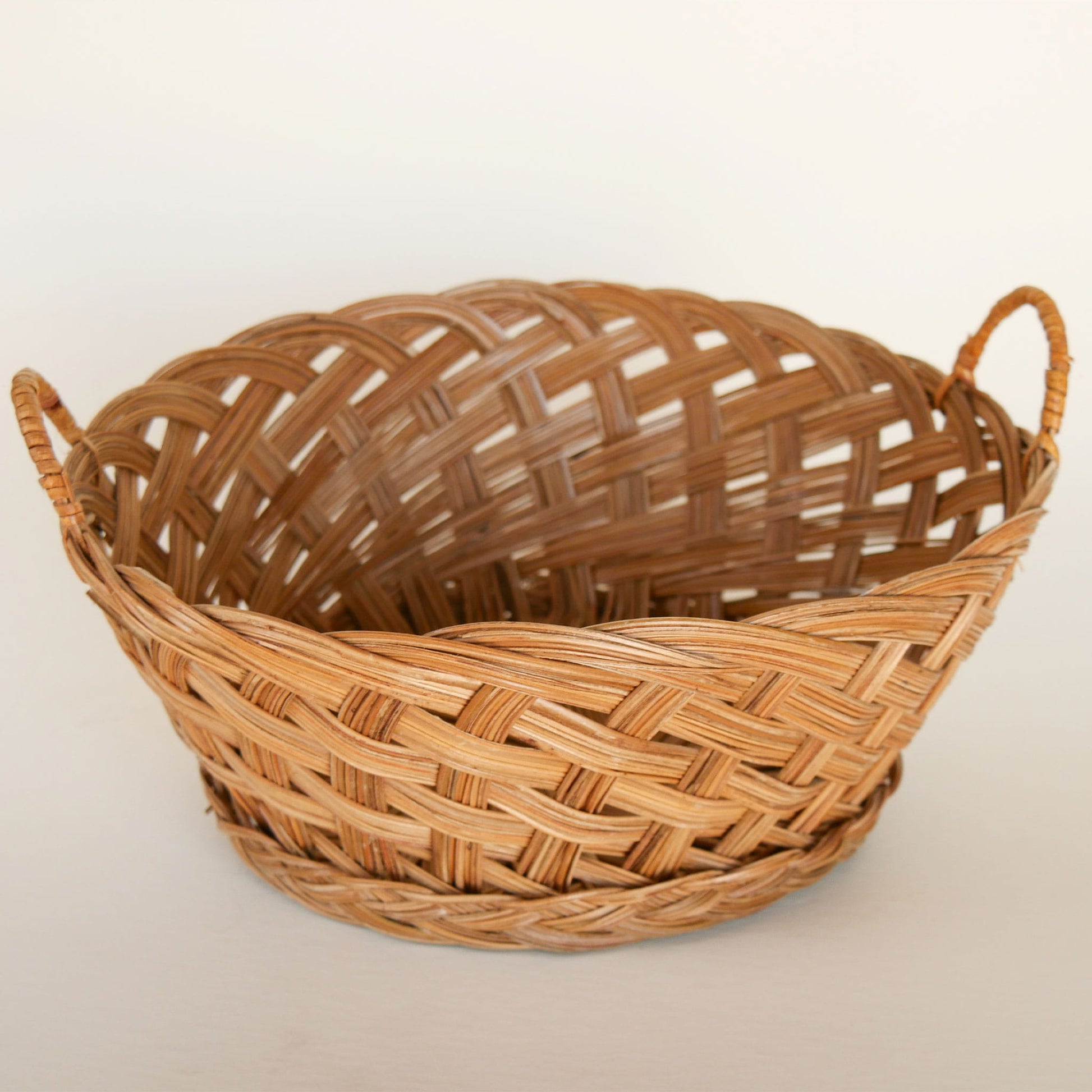Vintage Round Rattan WIcker Basket with Handles, VIntage Farmhouse Basket Storage, Vintage Cottagecore Basket Decor, Vintage Cottage Basket Decor, Vintage Rattan Basket with Handles