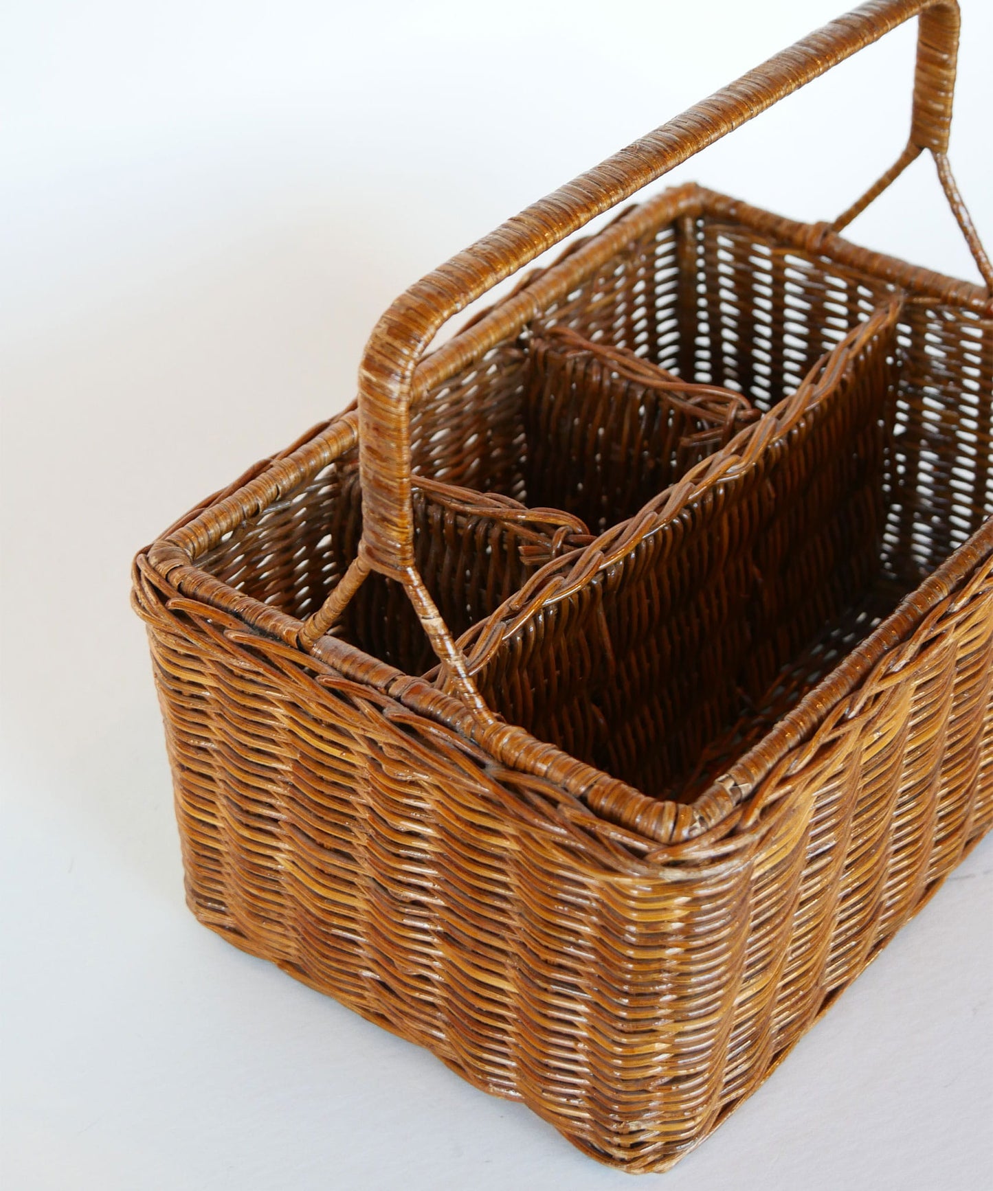 Vintage Dark Rattan Wicker Utensil Caddy, Vintage Wicker Caddy, Vintage Utensil Caddy, Vintage Wicker Utensil Holder, Vintage Wicker Decor, Vintage Home Decor