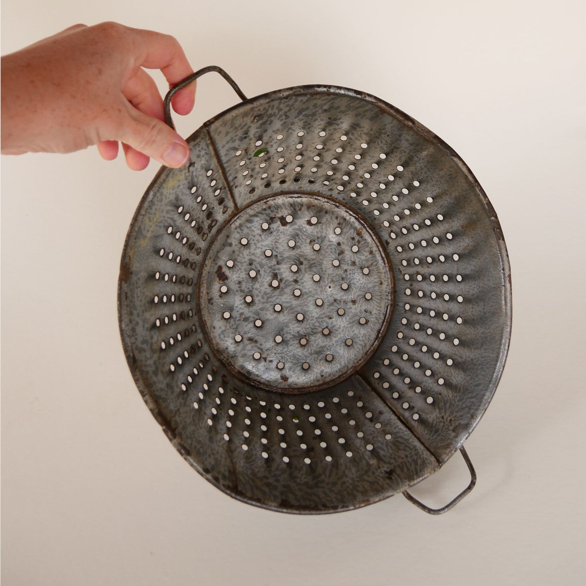 Vintage Round Metal Strainer with Pedestal Base, Vintage Farmhouse Kitchen Decor, Farmhouse Strainer, Primitive Strainer