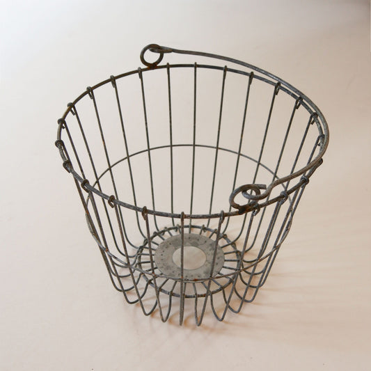 Vintage Rustic Wire Basket with Handle, Primitive Wire Basket, Vintage Wire Basket, Egg Gathering Basket, Vintage Egg Basket, Vintage Wire Basket, Farmhouse Basket, Vintage Farmhouse Decor, Vintage Farmhouse Kitchen