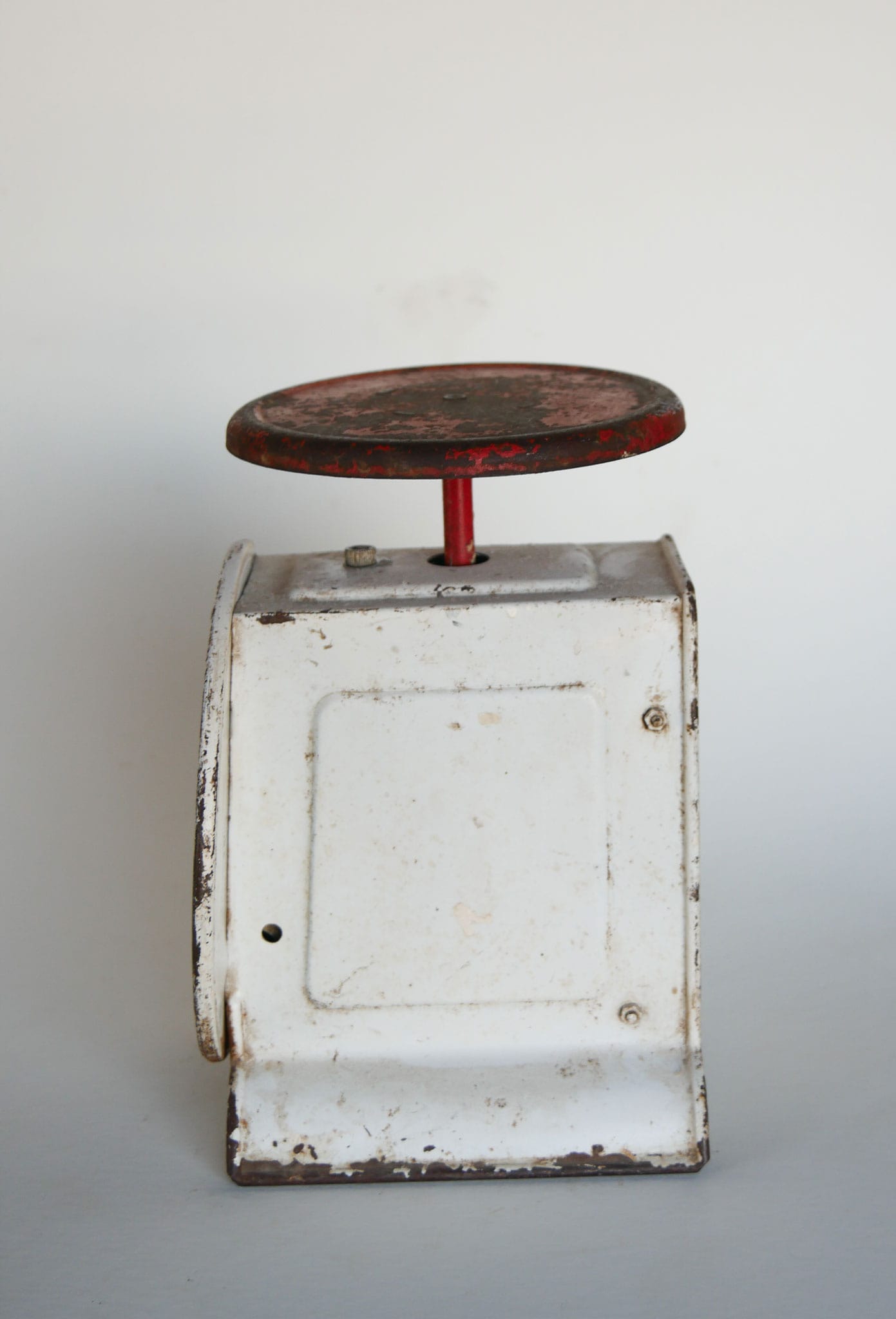 Vintage Rustc Wayrite Scale, Red Platform, Rustic Wayrite Scale, Red Wayrite Scale