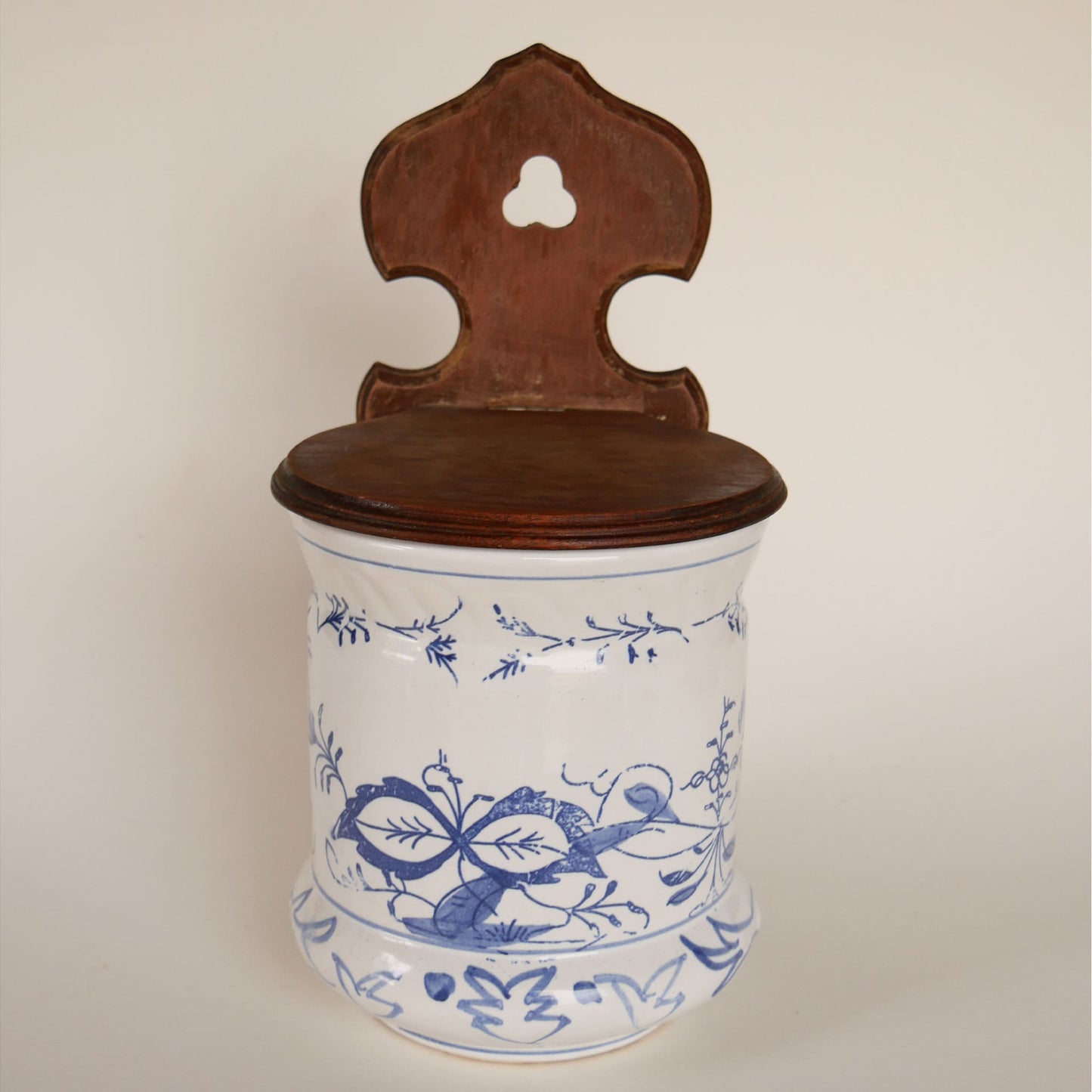 Vintage Blue and White Salt Box, Blue Onion Salt Box, Vintage Salt Box, Vintage Salt Cellar