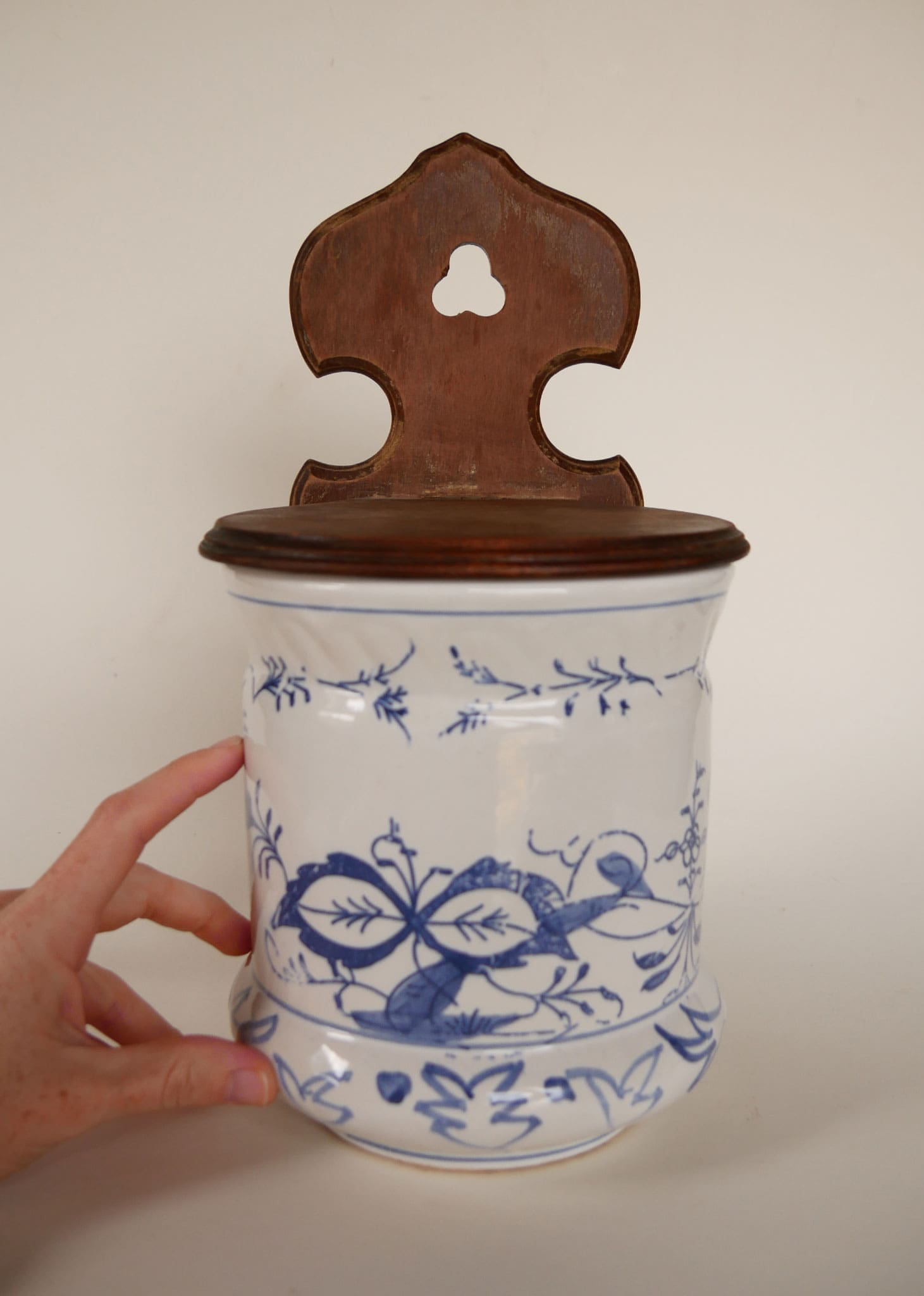 Vintage Blue and White Salt Box, Blue Onion Salt Box, Vintage Salt Box, Vintage Salt Cellar