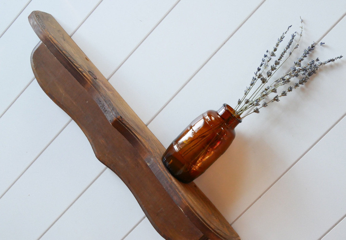 Vintage Scalloped Wood Wall Mounted Shelf, Cottagecore Shelf, Plate Display Shelf, Vintage Wood Scalloped Shelf