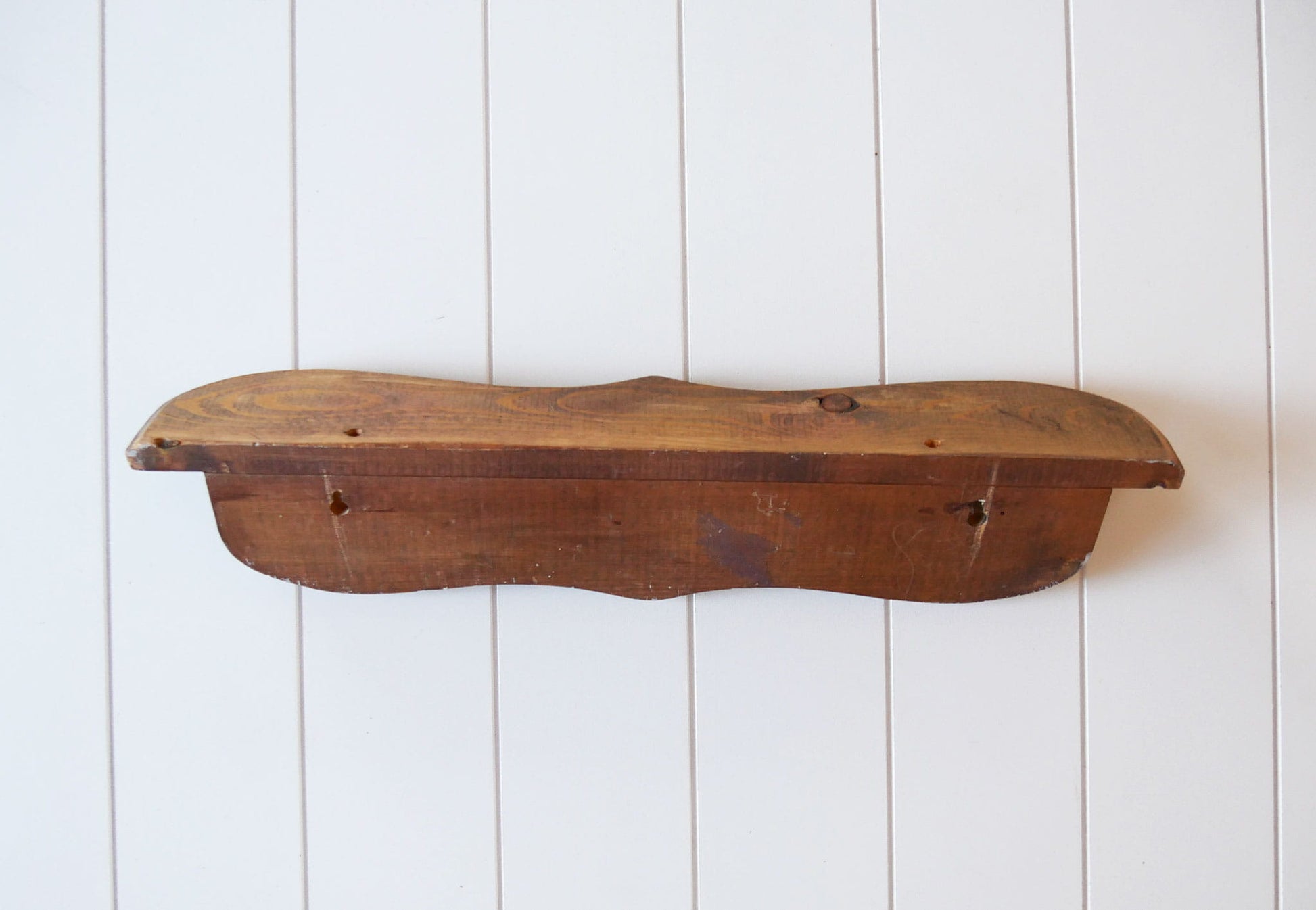 Vintage Scalloped Wood Wall Mounted Shelf, Cottagecore Shelf, Plate Display Shelf, Vintage Wood Scalloped Shelf