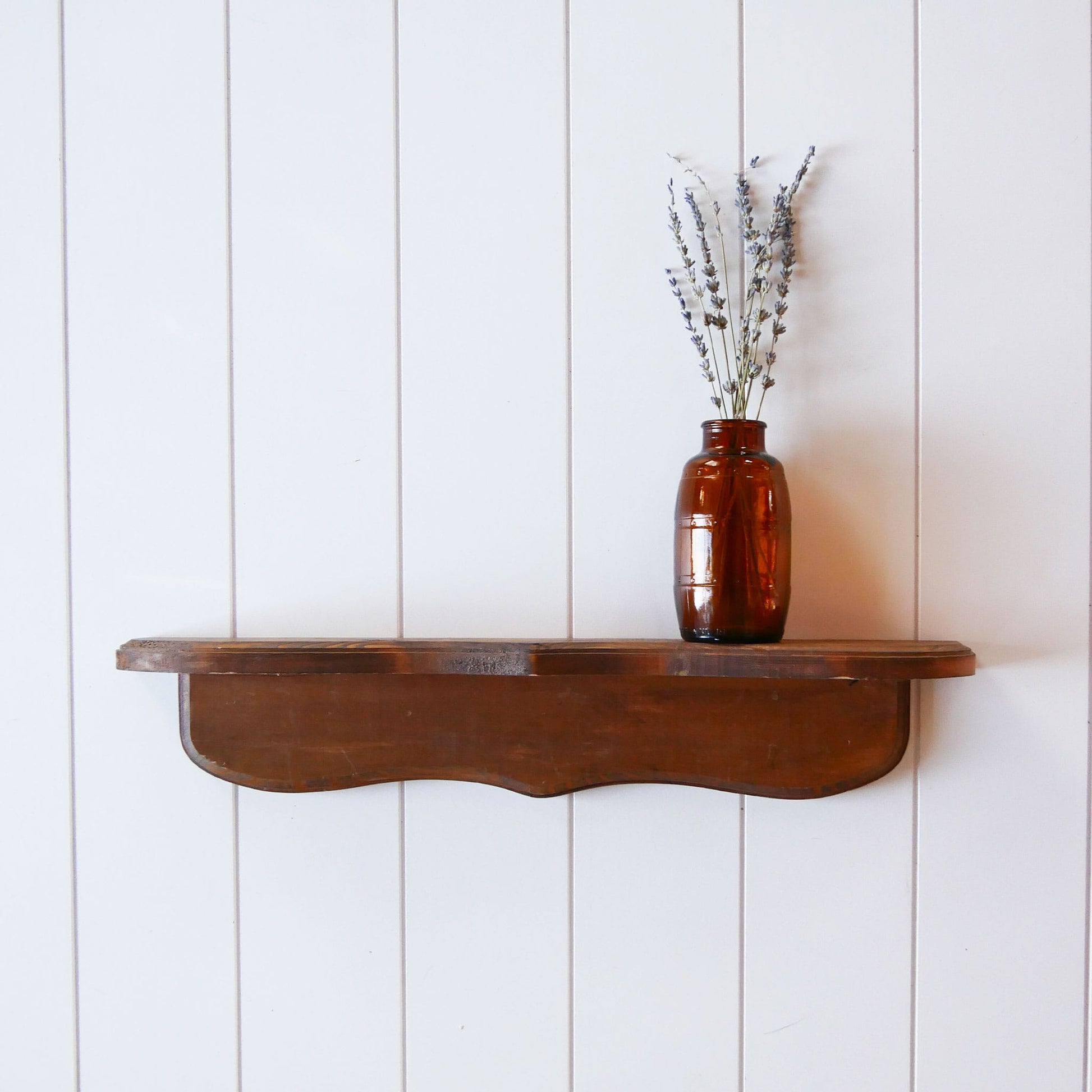 Vintage Scalloped Wood Wall Mounted Shelf, Cottagecore Shelf, Plate Display Shelf, Vintage Wood Scalloped Shelf