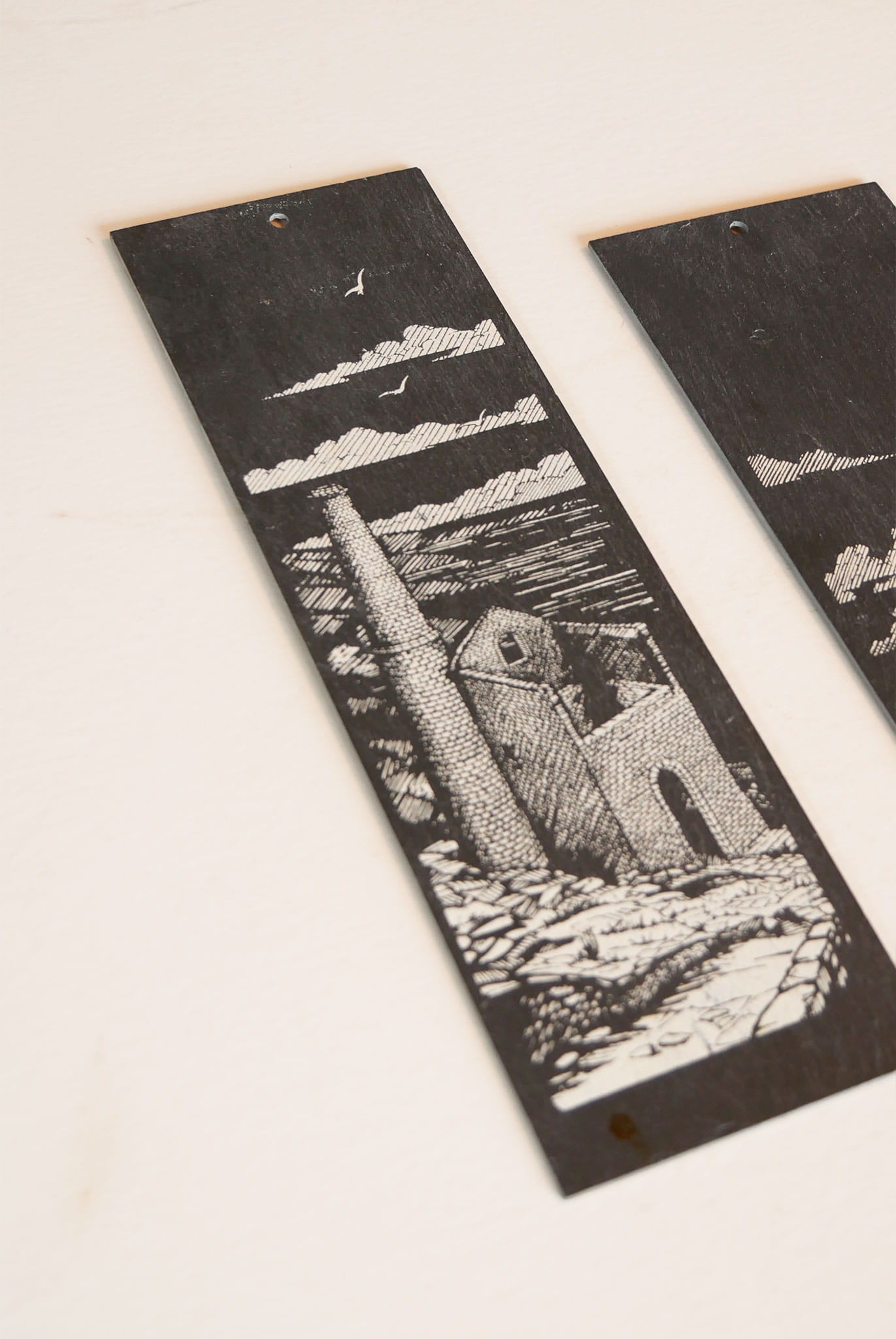 Pair of Vintage Slate Plaque with Cottage Scenes, Vintage Slate Plaque, VIntage Slate Wall Decor, Vintage Cottage Scene Decor, Vintage Cottagecore Wall Decor, Vintage Cottage Countryside Wall Decor