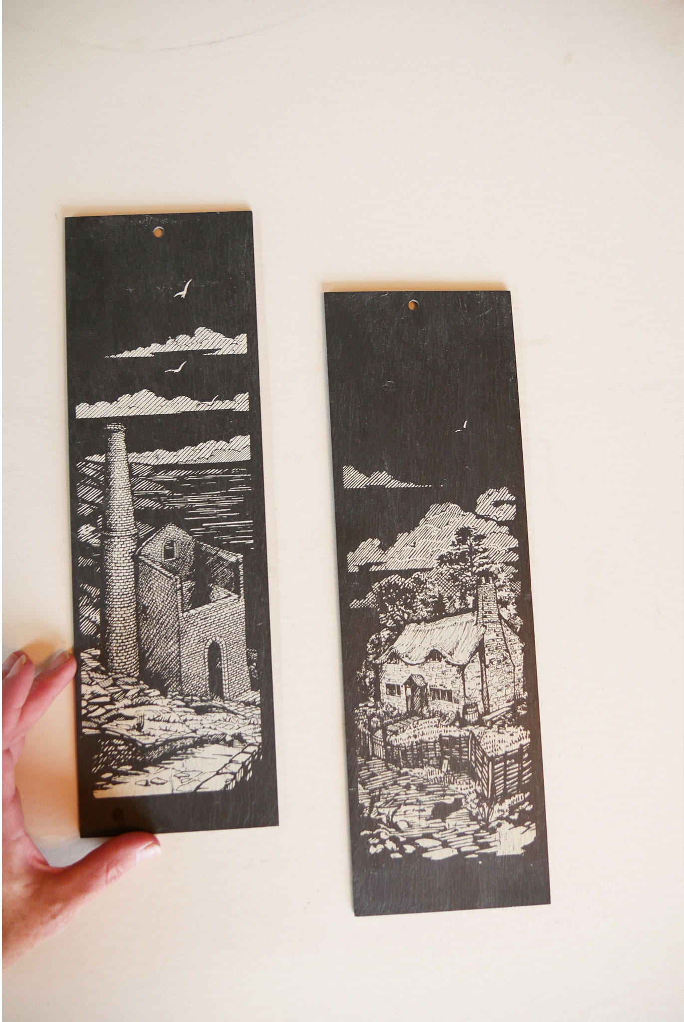 Pair of Vintage Slate Plaque with Cottage Scenes, Vintage Slate Plaque, VIntage Slate Wall Decor, Vintage Cottage Scene Decor, Vintage Cottagecore Wall Decor, Vintage Cottage Countryside Wall Decor