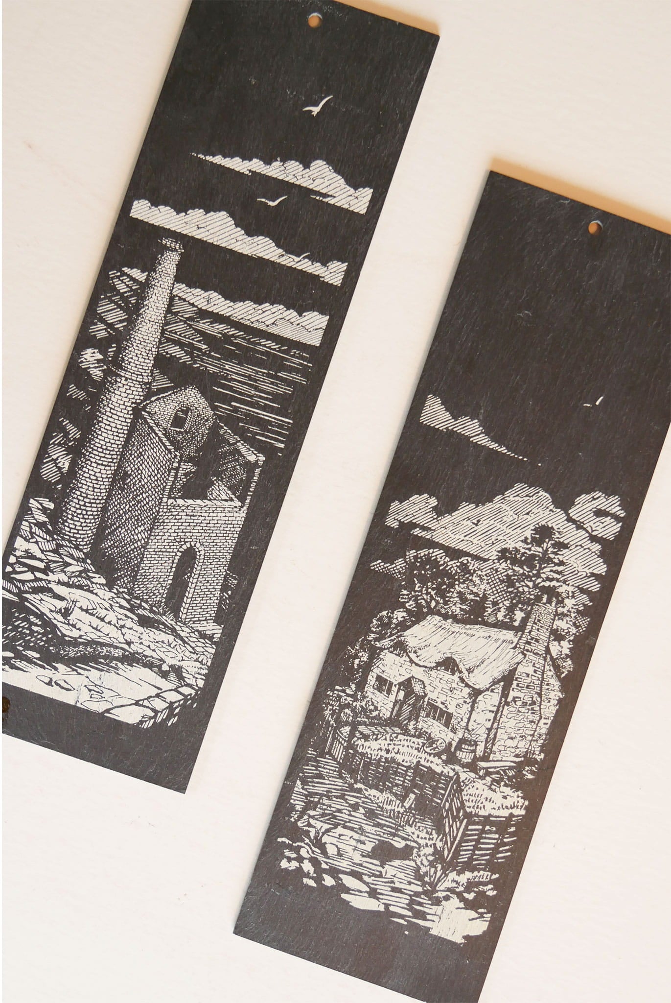 Pair of Vintage Slate Plaque with Cottage Scenes, Vintage Slate Plaque, VIntage Slate Wall Decor, Vintage Cottage Scene Decor, Vintage Cottagecore Wall Decor, Vintage Cottage Countryside Wall Decor