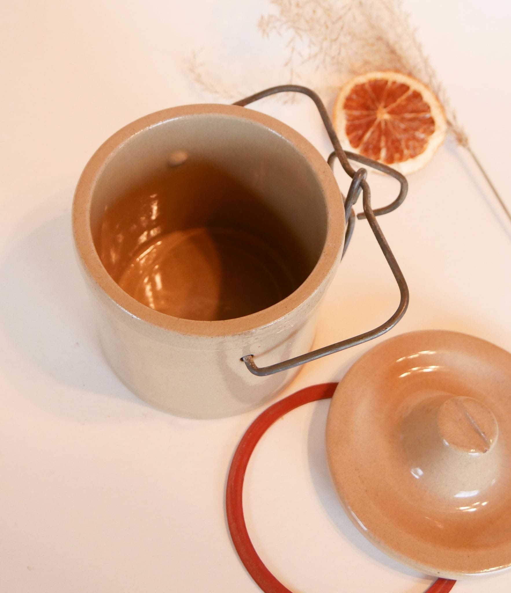 Vintage Tan Butter Crock with Seal and Latch Lid, Vintage Crock, Vintage Stoneware, Primitive Decor, Vintage Home Decor, Vintage Stoneware