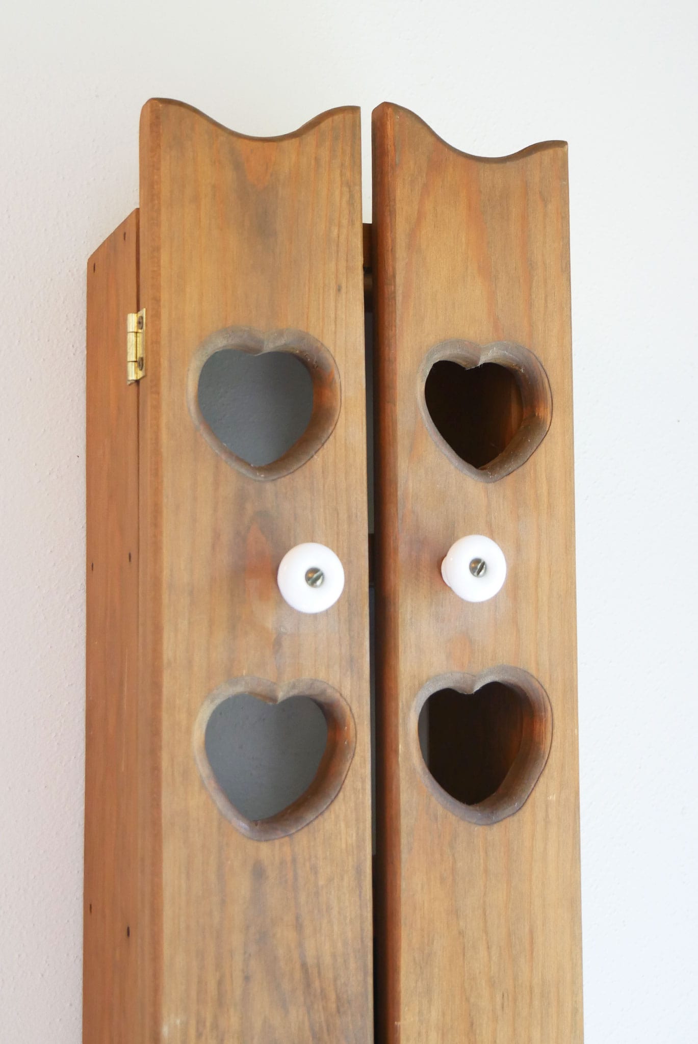 Vintage 20in 3-Shelf Heart Cutout Wall Cabinet with Porcelian Knobs Vintage Spice Cabinet Vintage Wall Cabinet Vintage Heart Cutout Cabinet