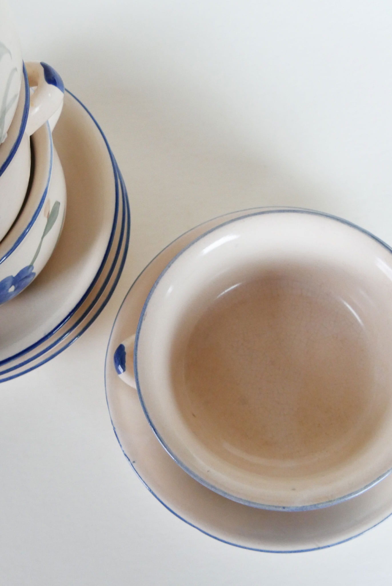 Vintage Trade Masters Double Handle Pottery Soup Bowl with Saucer Set, Vintage Stoneware Soup Bowls and Saucers, Vintage Soup Bowls and Saucers, Vintage Stoneware Blue Floral Bowls, Vintage Stoneware, Vintage Kitchen Decor
