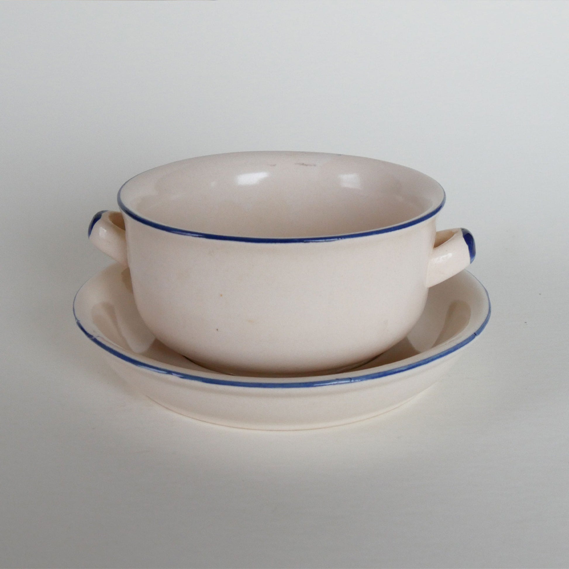 Vintage Trade Masters Double Handle Pottery Soup Bowl with Saucer Set, Vintage Stoneware Soup Bowls and Saucers, Vintage Soup Bowls and Saucers, Vintage Stoneware Blue Floral Bowls, Vintage Stoneware, Vintage Kitchen Decor