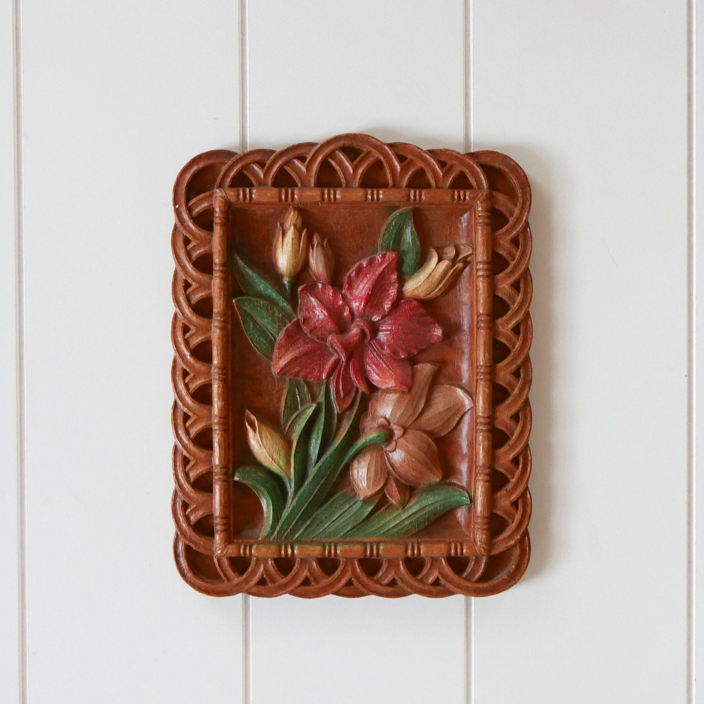 Vintage Tropical Florals Wood Carved Wall Plaque, Tropical MCM Wall Decor, Vintage Floral Wall Decor, Vintage Tropical Wall Decor, Vintage Hawaiian Wall Decor, Vintage Wood Carved Wall Plaque