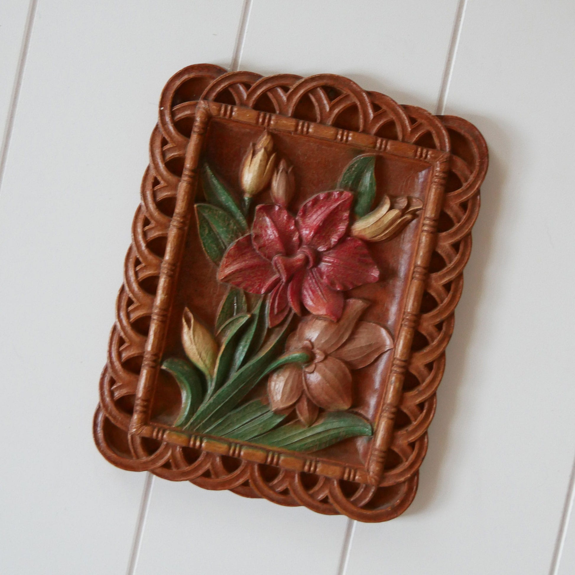 Vintage Tropical Florals Wood Carved Wall Plaque, Tropical MCM Wall Decor, Vintage Floral Wall Decor, Vintage Tropical Wall Decor, Vintage Hawaiian Wall Decor, Vintage Wood Carved Wall Plaque