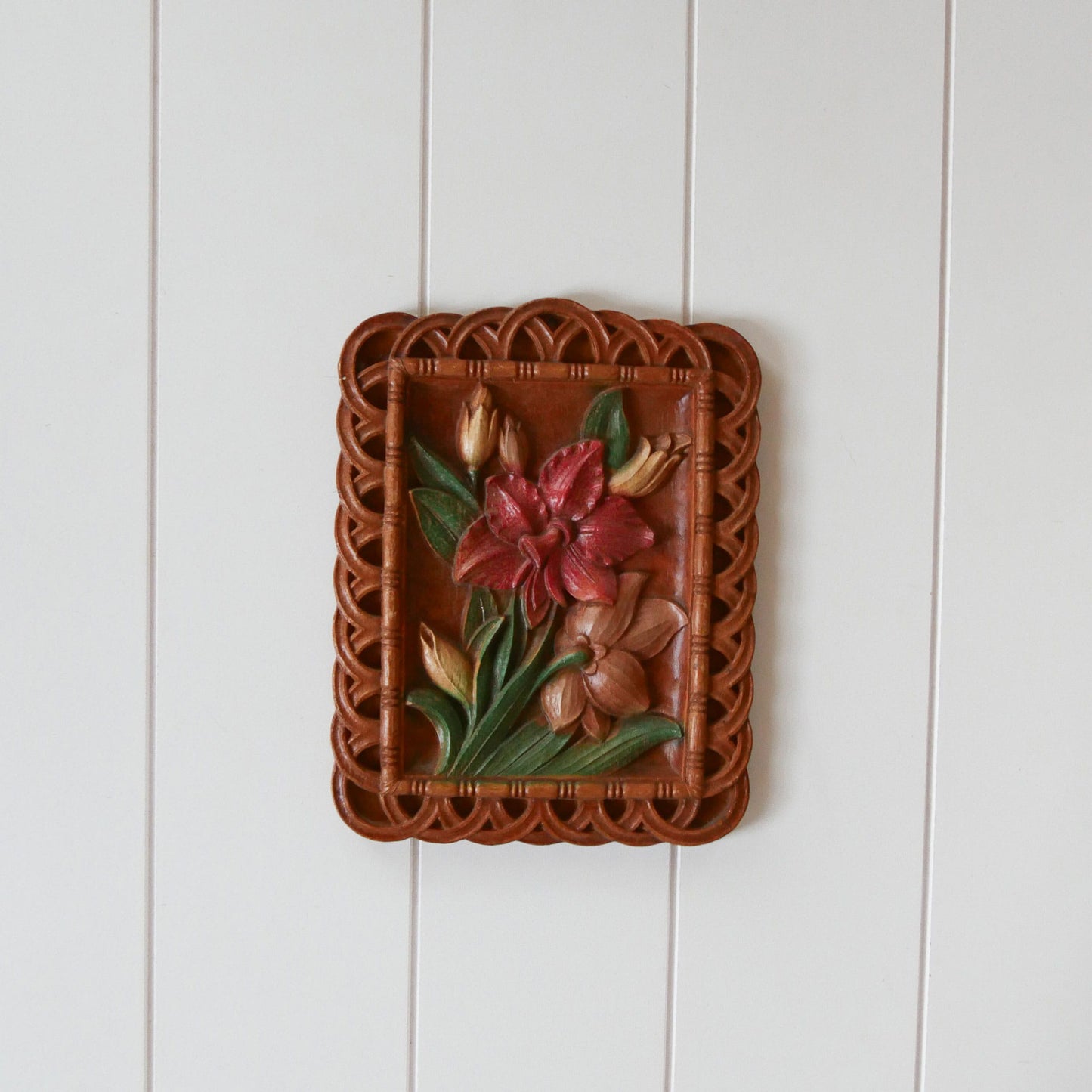 Vintage Tropical Florals Wood Carved Wall Plaque, Tropical MCM Wall Decor, Vintage Floral Wall Decor, Vintage Tropical Wall Decor, Vintage Hawaiian Wall Decor, Vintage Wood Carved Wall Plaque