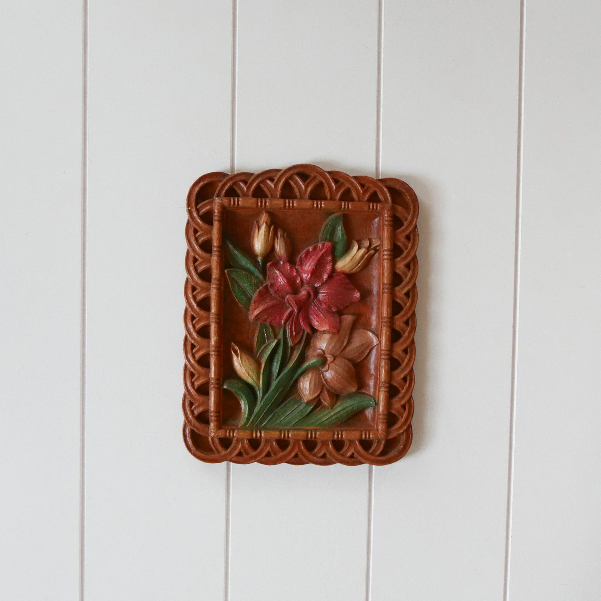 Vintage Tropical Florals Wood Carved Wall Plaque, Tropical MCM Wall Decor, Vintage Floral Wall Decor, Vintage Tropical Wall Decor, Vintage Hawaiian Wall Decor, Vintage Wood Carved Wall Plaque