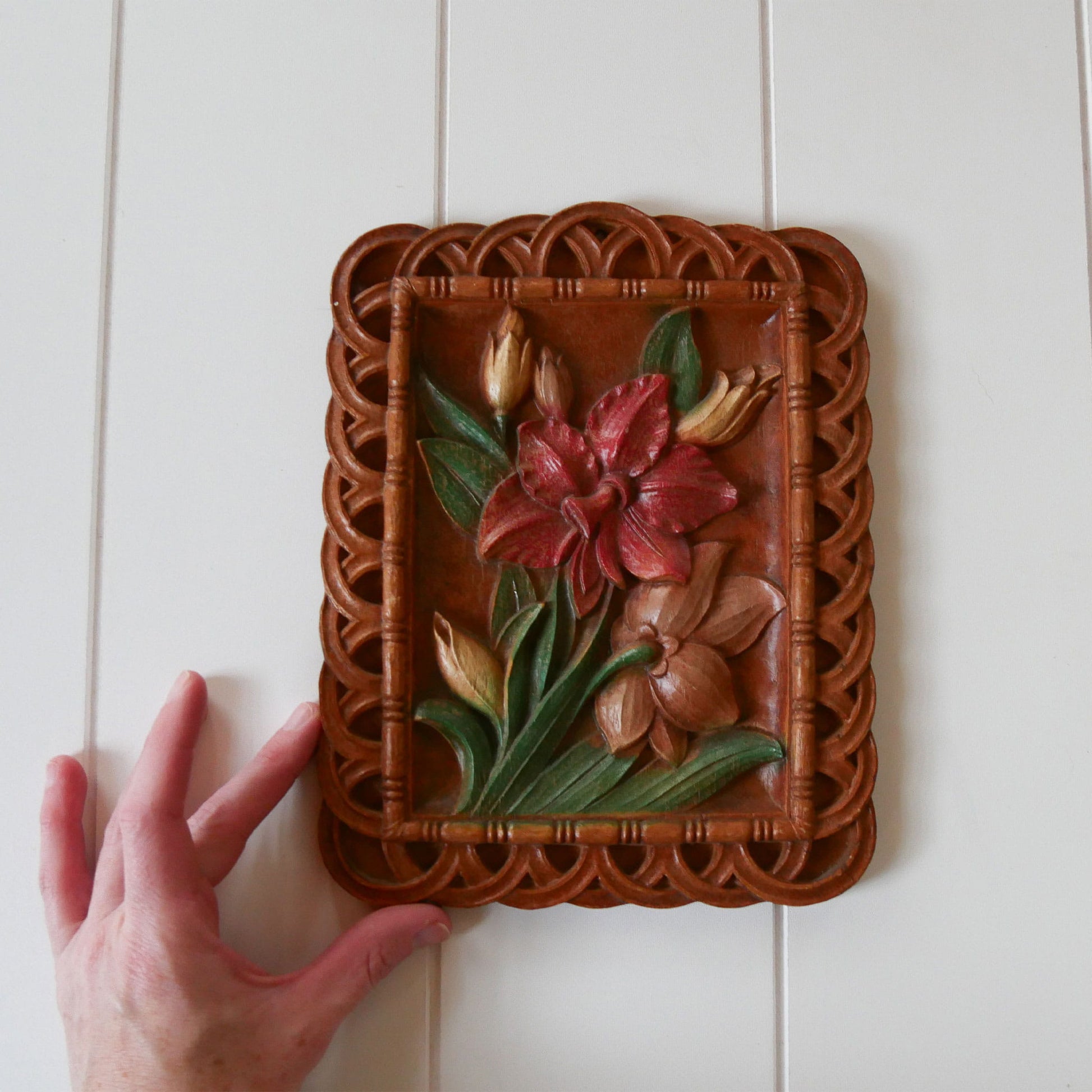 Vintage Tropical Florals Wood Carved Wall Plaque, Tropical MCM Wall Decor, Vintage Floral Wall Decor, Vintage Tropical Wall Decor, Vintage Hawaiian Wall Decor, Vintage Wood Carved Wall Plaque