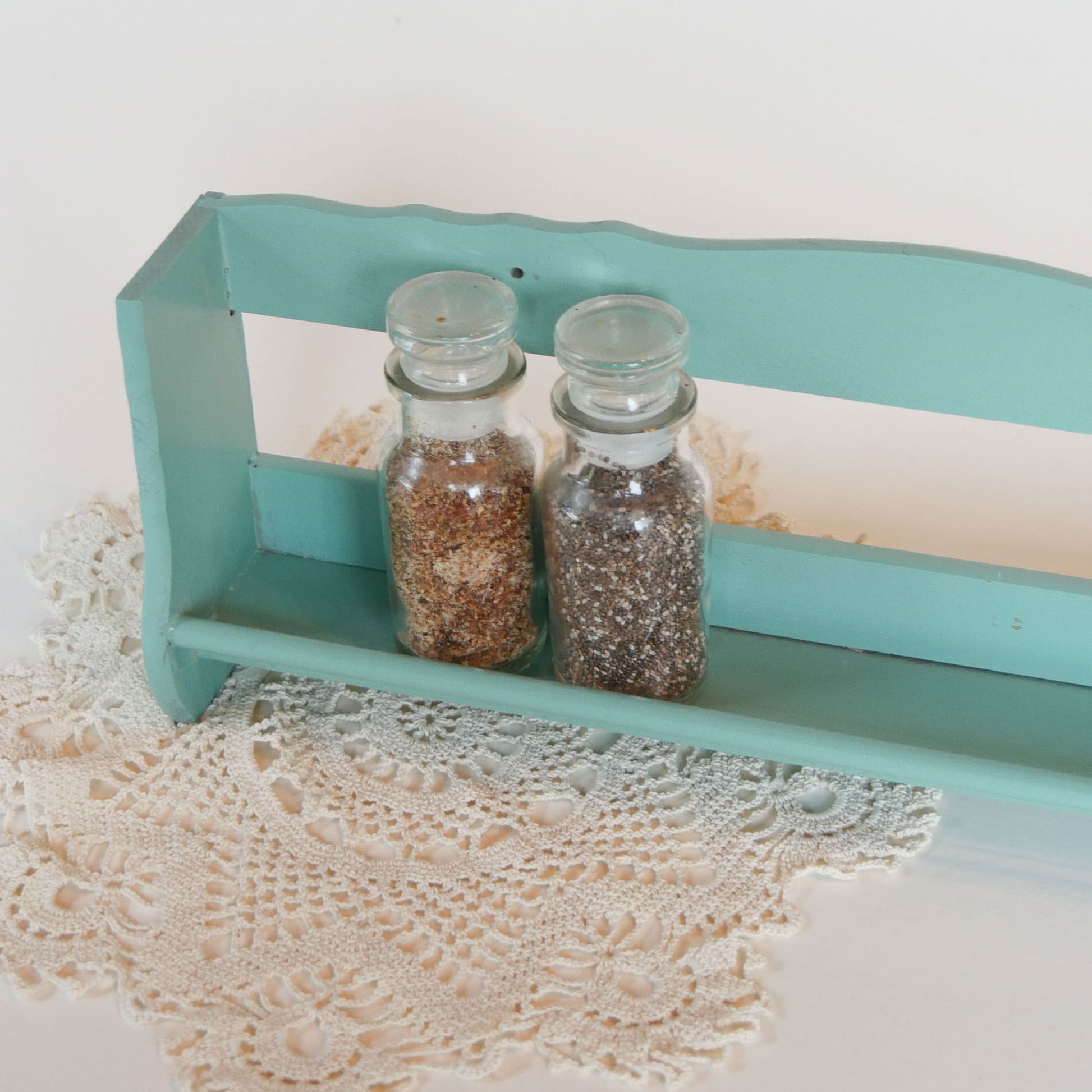 Vintage Turquoise Spice Rack Wall Shelf Vintage Spice Rack Farmhouse Spice Rack Vintage Farmhouse Kitchen Decor Vintage Kitchen Shelf Farmhouse Kitchen Decor