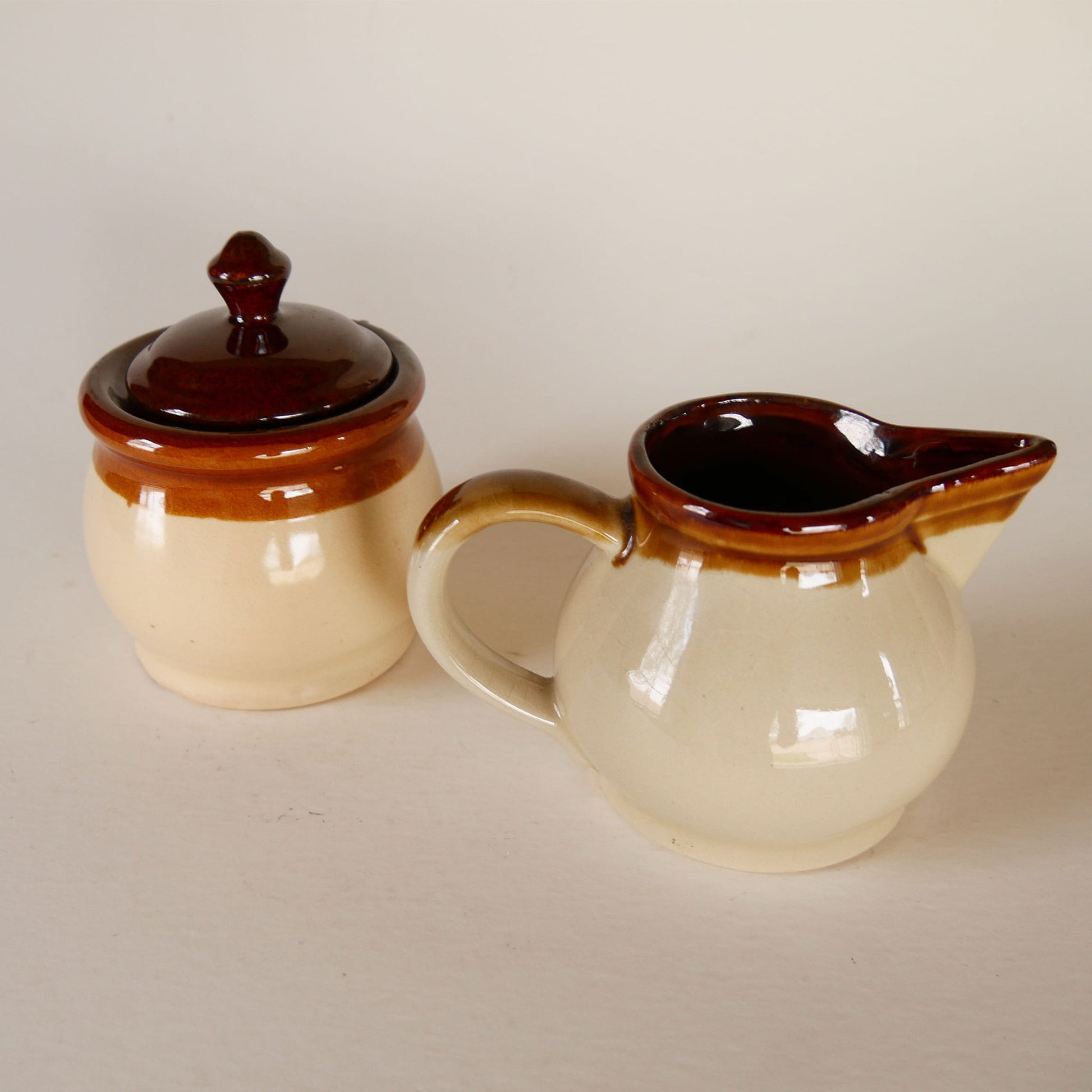 VIntage Florida Two-Tone Brown Creamer and Sugar Dish, Vintage Two Tone Pottery, Vintage Farmhouse Pottery, Vintage Two Tone Stoneware, Vintage Two Tone Creamer, Vintage Two Tone Sugar Dish, Vintage Florida Two Tone Pottery, Vintage Brown Florida Pottery