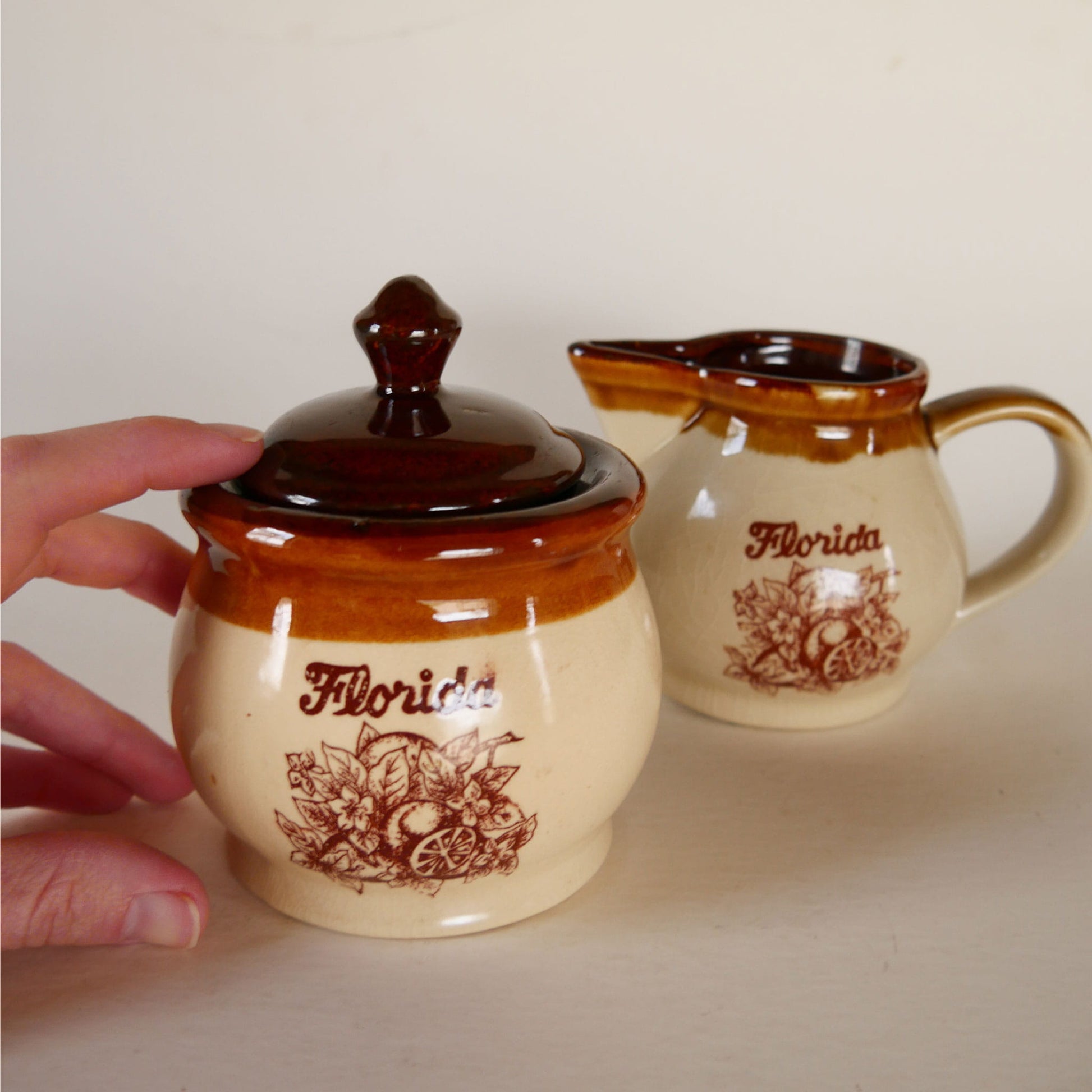 VIntage Florida Two-Tone Brown Creamer and Sugar Dish, Vintage Two Tone Pottery, Vintage Farmhouse Pottery, Vintage Two Tone Stoneware, Vintage Two Tone Creamer, Vintage Two Tone Sugar Dish, Vintage Florida Two Tone Pottery, Vintage Brown Florida Pottery