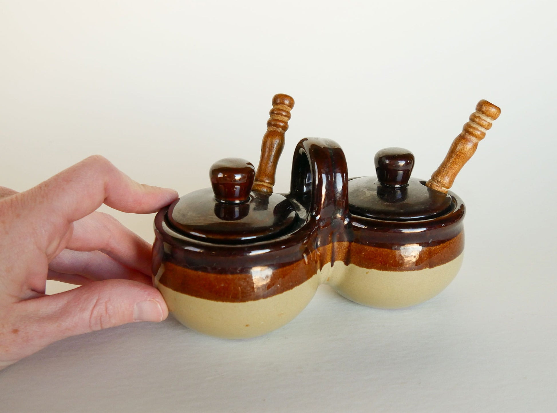 Vintage Two-Tone Stoneware Double Condiment Dish, Vintage Conditment Dish, Vintage Stoneware Condiment Dish, Vintage Condiment Stoneware, Vintage Jam Jelly Stoneware, Vintage Farmhouse Stoneware, Vintage Home Decor