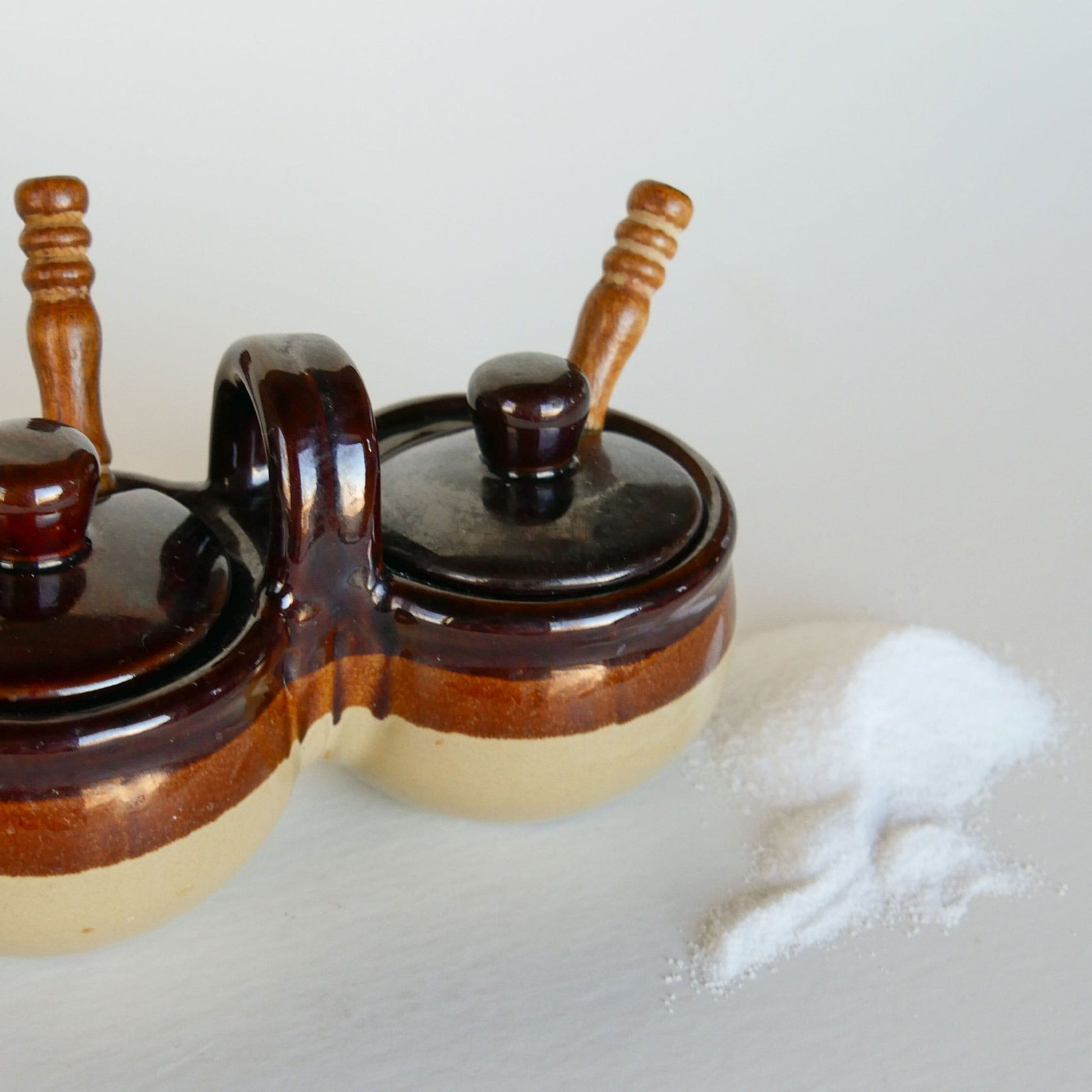 Vintage Two-Tone Stoneware Double Condiment Dish, Vintage Conditment Dish, Vintage Stoneware Condiment Dish, Vintage Condiment Stoneware, Vintage Jam Jelly Stoneware, Vintage Farmhouse Stoneware, Vintage Home Decor