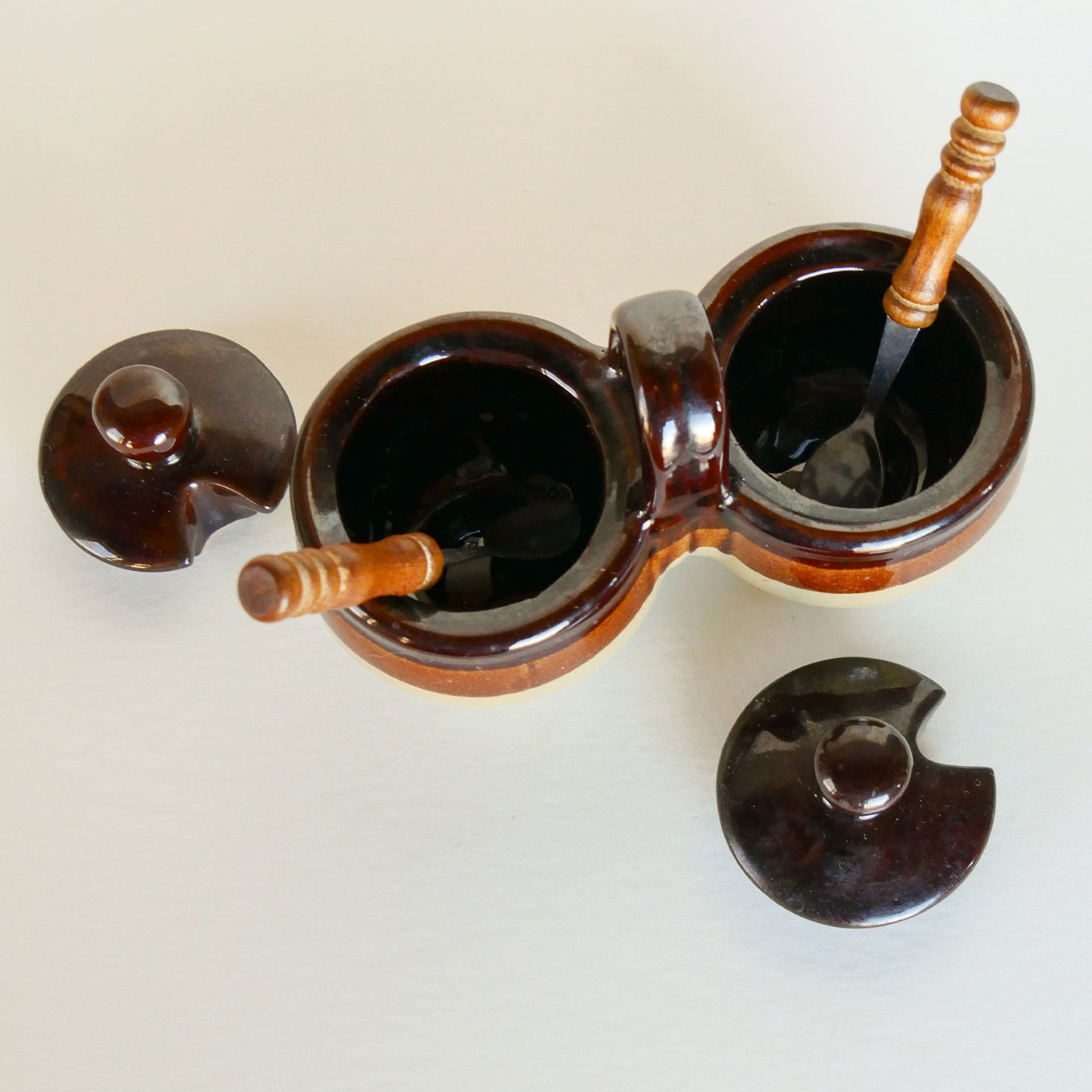 Vintage Two-Tone Stoneware Double Condiment Dish, Vintage Conditment Dish, Vintage Stoneware Condiment Dish, Vintage Condiment Stoneware, Vintage Jam Jelly Stoneware, Vintage Farmhouse Stoneware, Vintage Home Decor