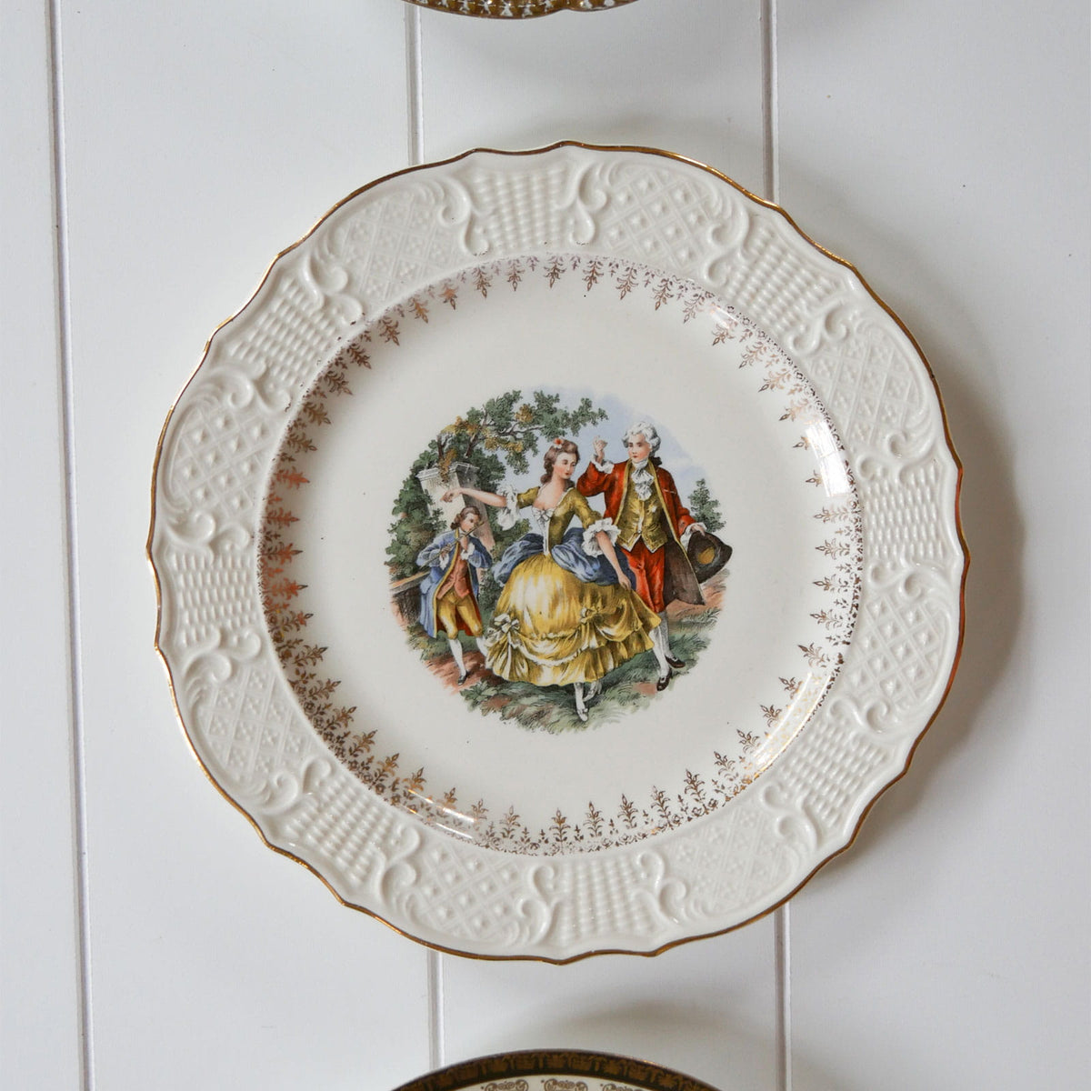Vintage Victorian Woman Plate Collection, Victorian Plate Wall, Vintage Victorian Decor, Vintage Victorian Wall Decor, Vintage Colonial Plates, Vintage Colonial Wall Decor, Cottagecore Plate Wall