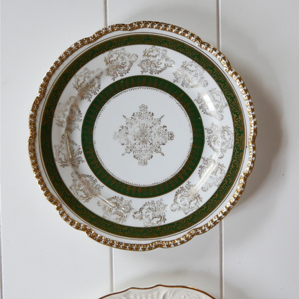 Vintage Victorian Woman Plate Collection, Victorian Plate Wall, Vintage Victorian Decor, Vintage Victorian Wall Decor, Vintage Colonial Plates, Vintage Colonial Wall Decor, Cottagecore Plate Wall