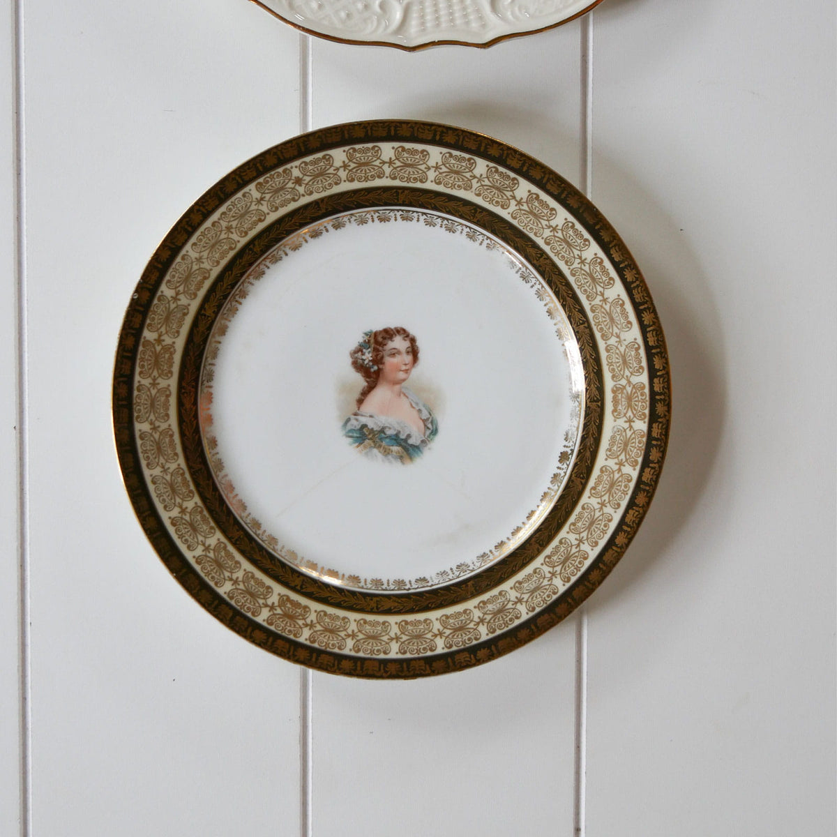 Vintage Victorian Woman Plate Collection, Victorian Plate Wall, Vintage Victorian Decor, Vintage Victorian Wall Decor, Vintage Colonial Plates, Vintage Colonial Wall Decor, Cottagecore Plate Wall