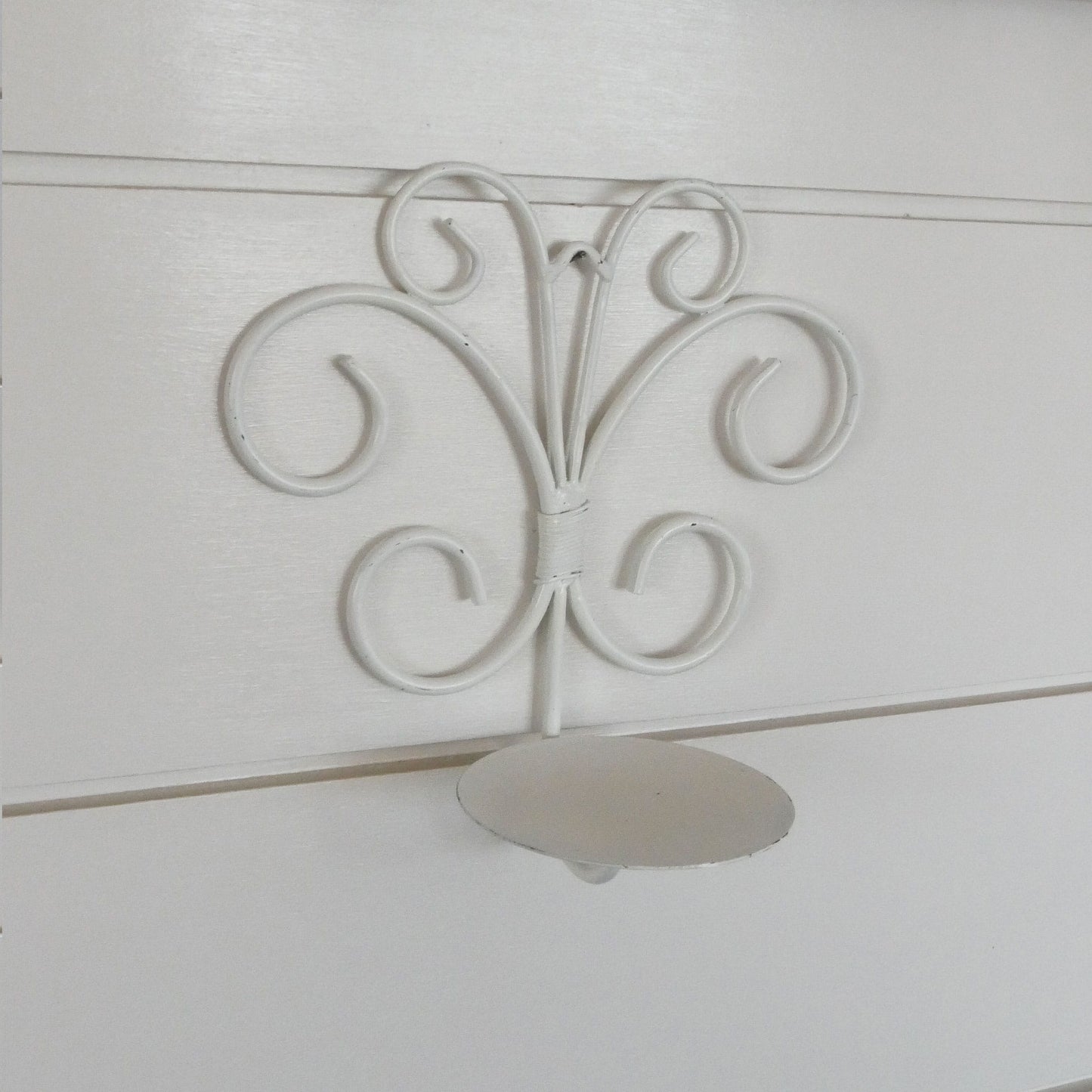 Vintage White Metal Wall Sconce, Cottagecore Wall Sconce, Cottage Wall Sconce, Vintage White Metal Wall Decor, Vintage Wall Mounted Plant Holder, Vintage Wall Decor
