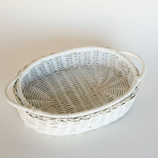 Vintage White Painted Rattan Wicker Oval Basket, Painted Basket tray, Vintage White Basket Tray, Vitnage Handled White Basket, White Oval Basket tray, Vintage WIcker Basket