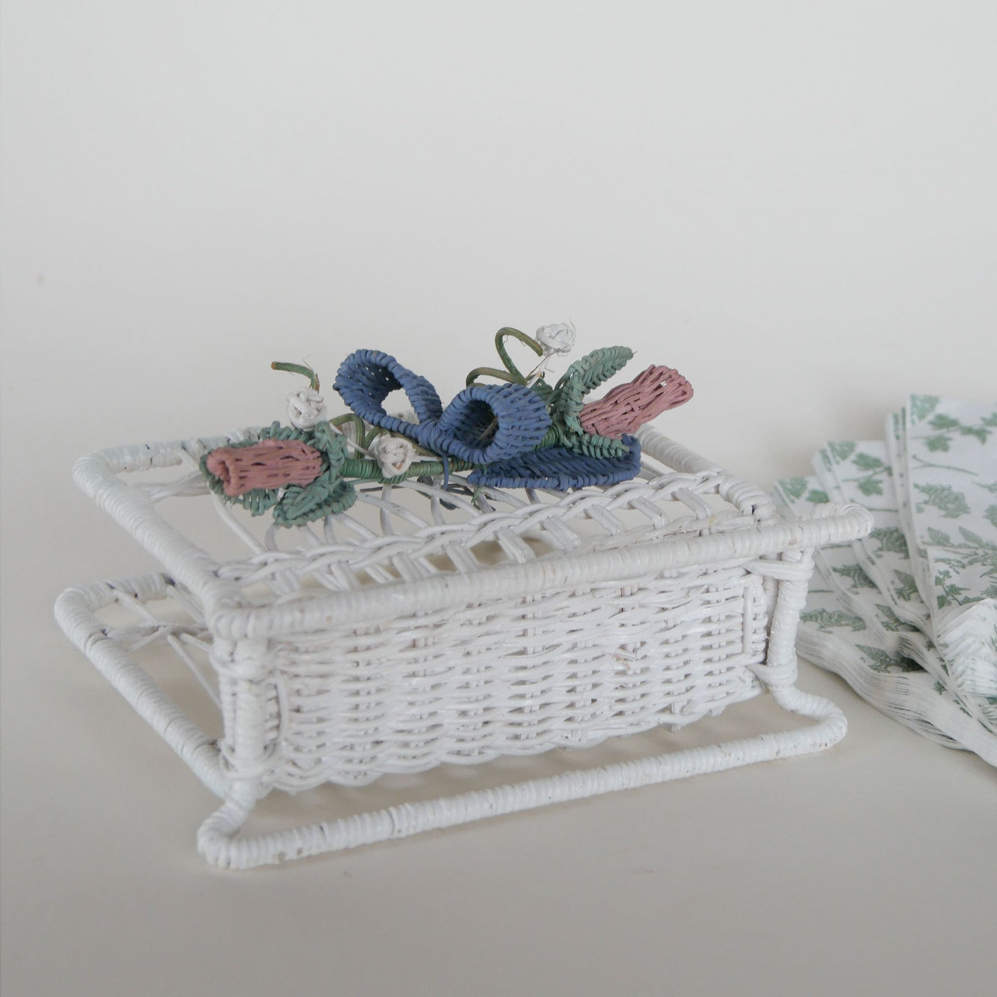 Vintage White Wicker Napkin Holder, Vintage Wicker Napkin Holder, Vintage Napkin Holder, Vintage Cottagecore Decor