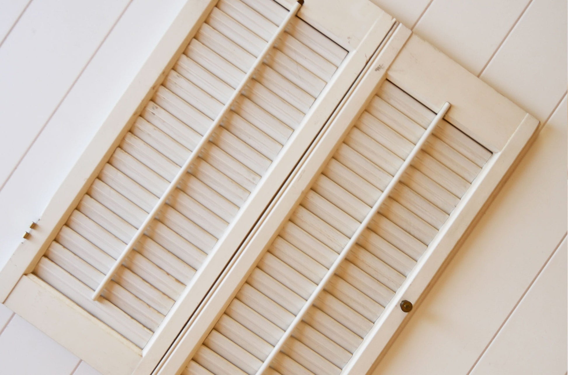 Vintage White Wood Shutters, Farmhouse Shutter Decor, Vintage Shutters, Vintage white Shutters, Cottage Shutters, Vintage Cottage Wall Decor, Vintage Farmhouse Wall Decor, White Wood Shutters