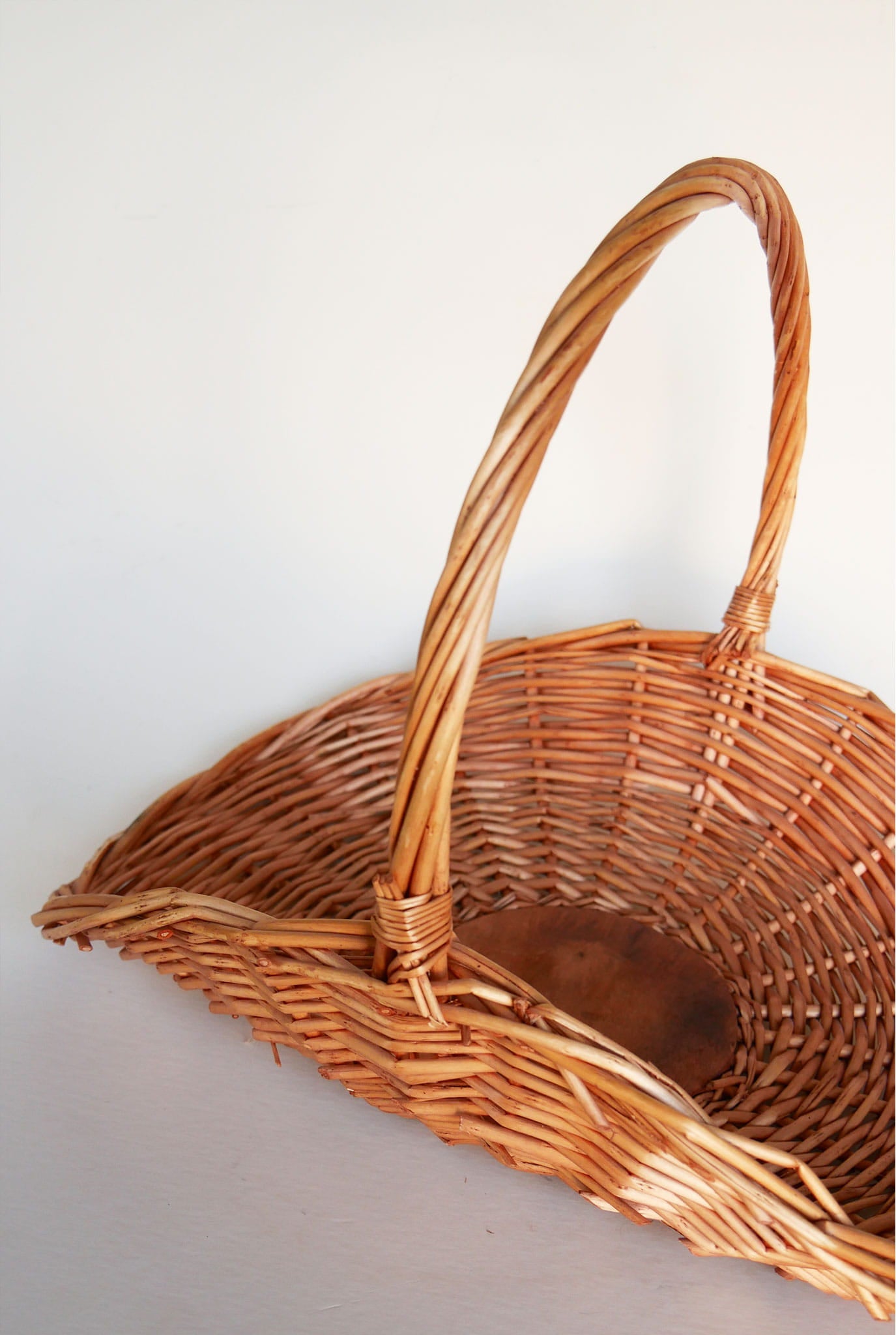Large European Country Style Gathering Basket, Vintage Gathering Basket, Vintage Flower Basket, Vintage Harvest Basket, Farmhouse Baskets
