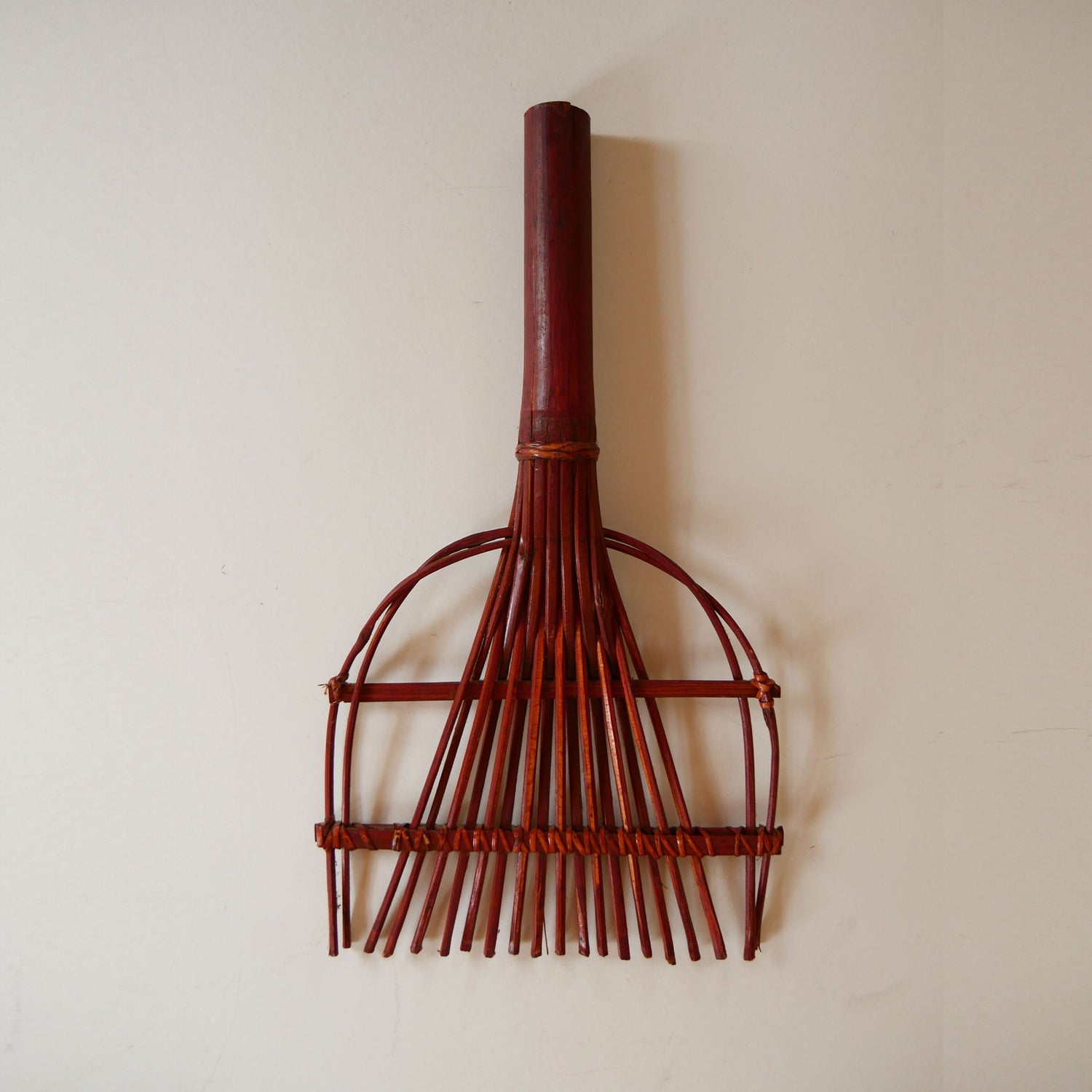 Vintage Red Bamboo Wicker Rake Decor, Farmhouse Rake Decor, Vintage Primitive Rake Decor, Vintage Wicker Decor, Vintage Primitive Bamboo Decor, Bamboo Rake Decor