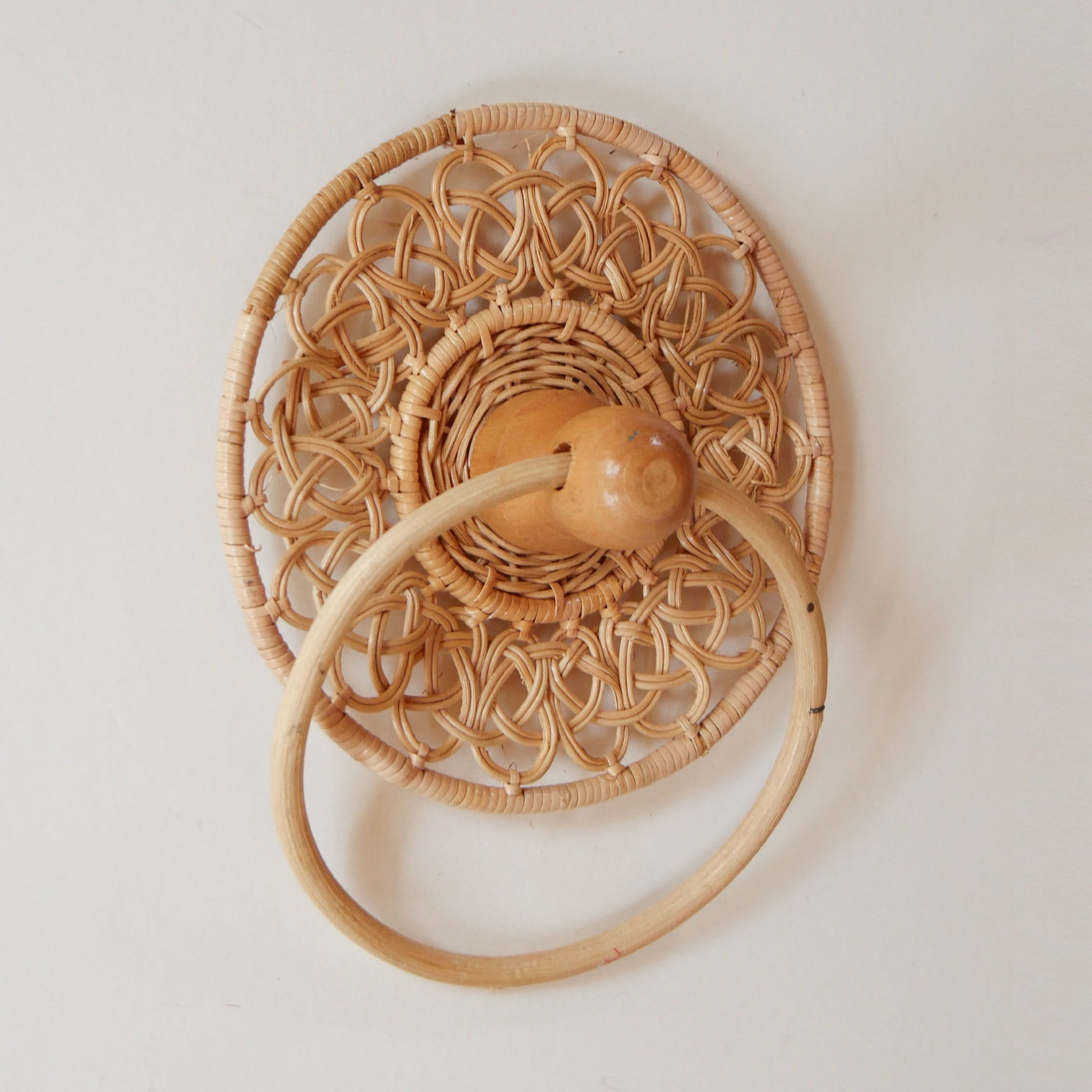 Vintage Wicker Towel Holder, Midcentury Wicker Towel Holder, VIntage COttage Wicker Towel Holder, Vintage Wicker Basket Decor