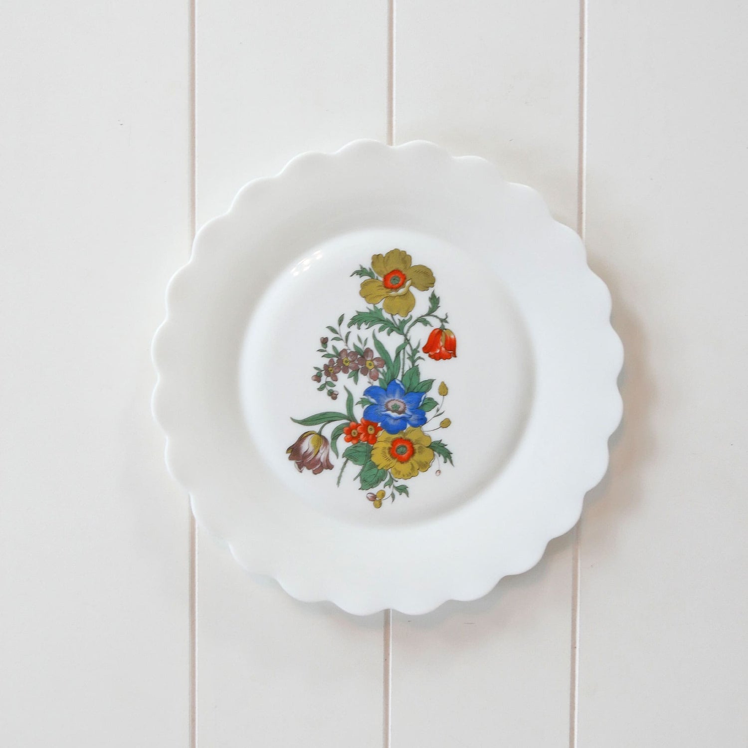 Vintage Wildflower Decorative Plate with Scalloped Edge, Vintage Floral DEcorative Plate, FLoral Plate Wall