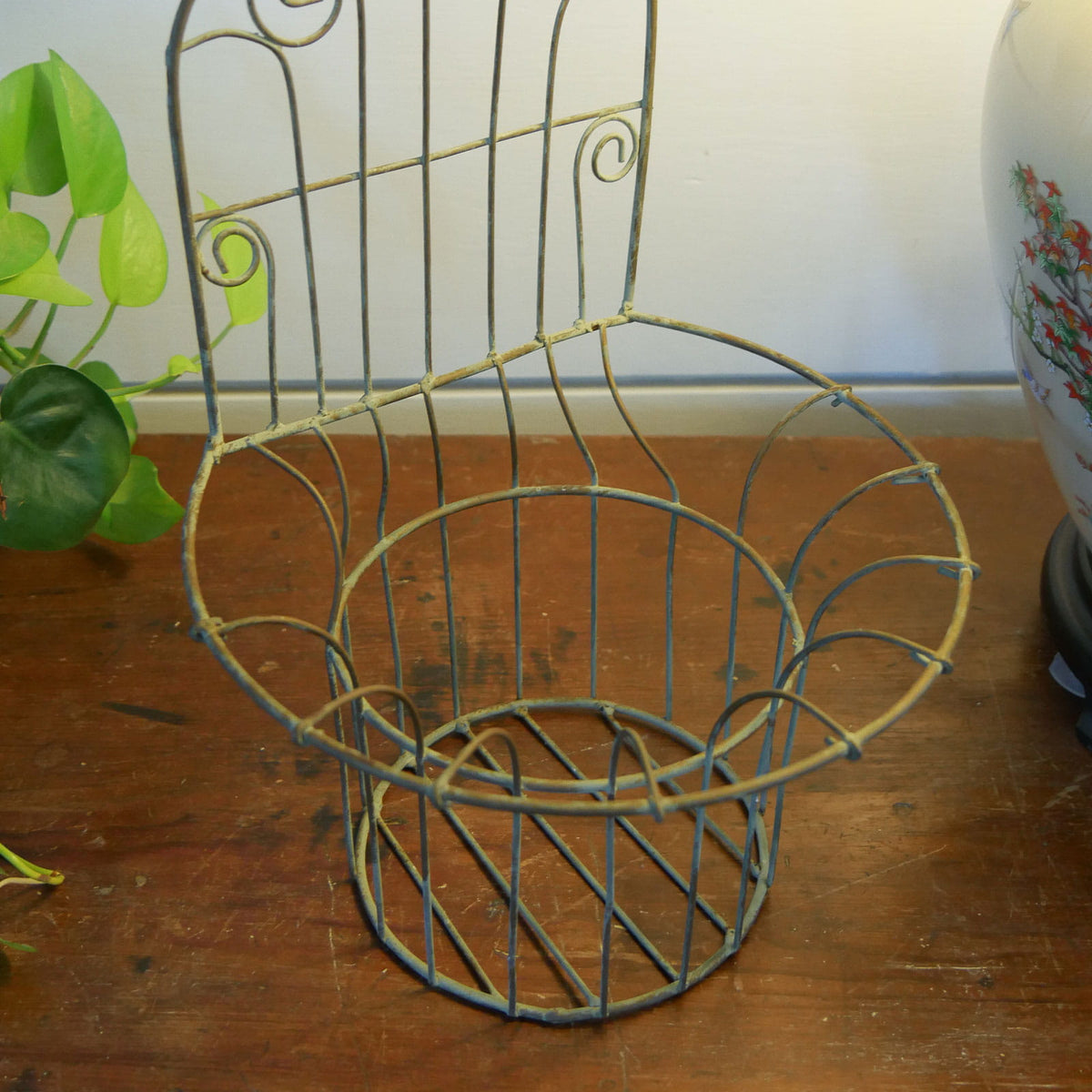 Wire Wall Mounted Plant Holder, Vintage Plant Hanger, VIntage Wire Plant Holder, Wire Wall Plant Hanger