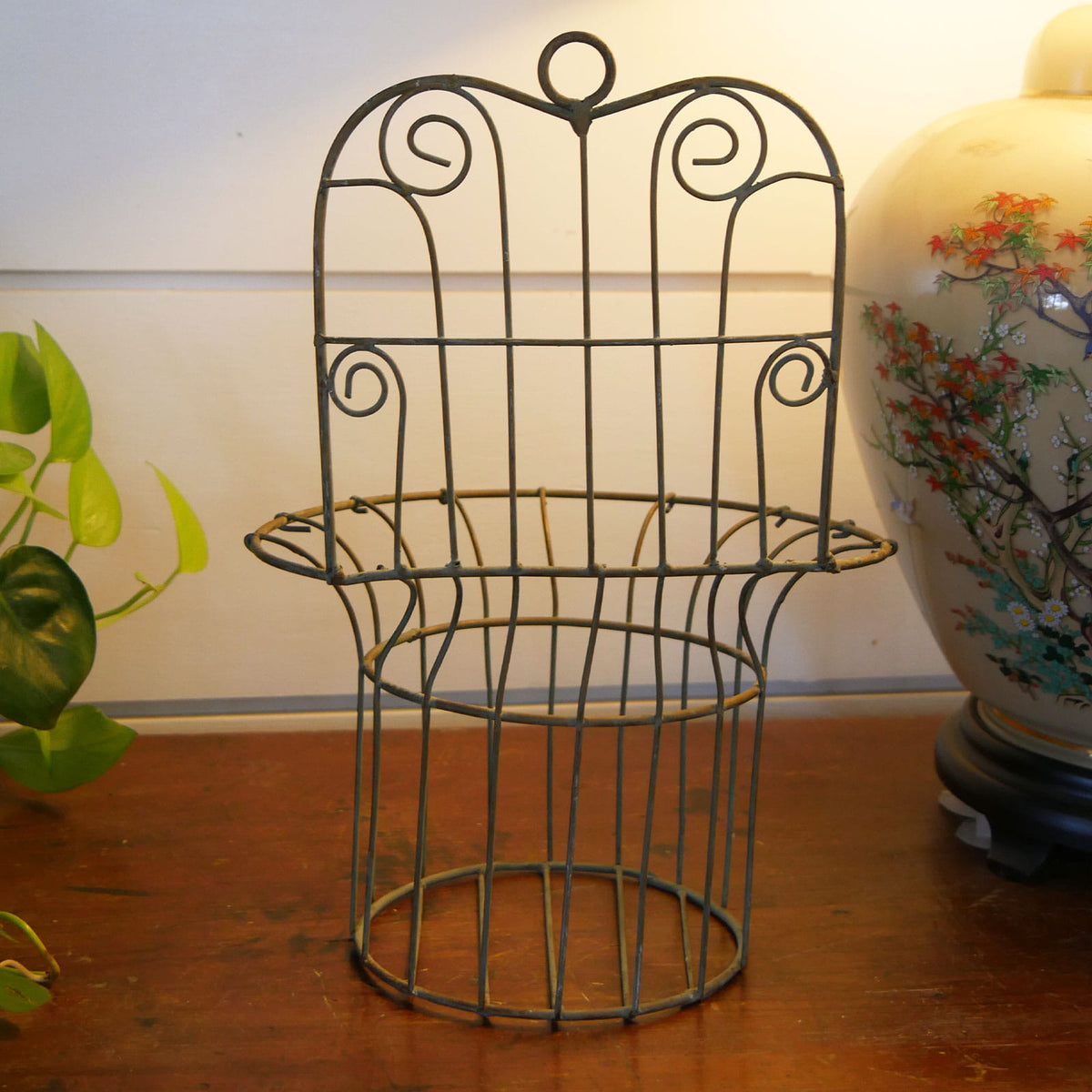 Wire Wall Mounted Plant Holder, Vintage Plant Hanger, VIntage Wire Plant Holder, Wire Wall Plant Hanger