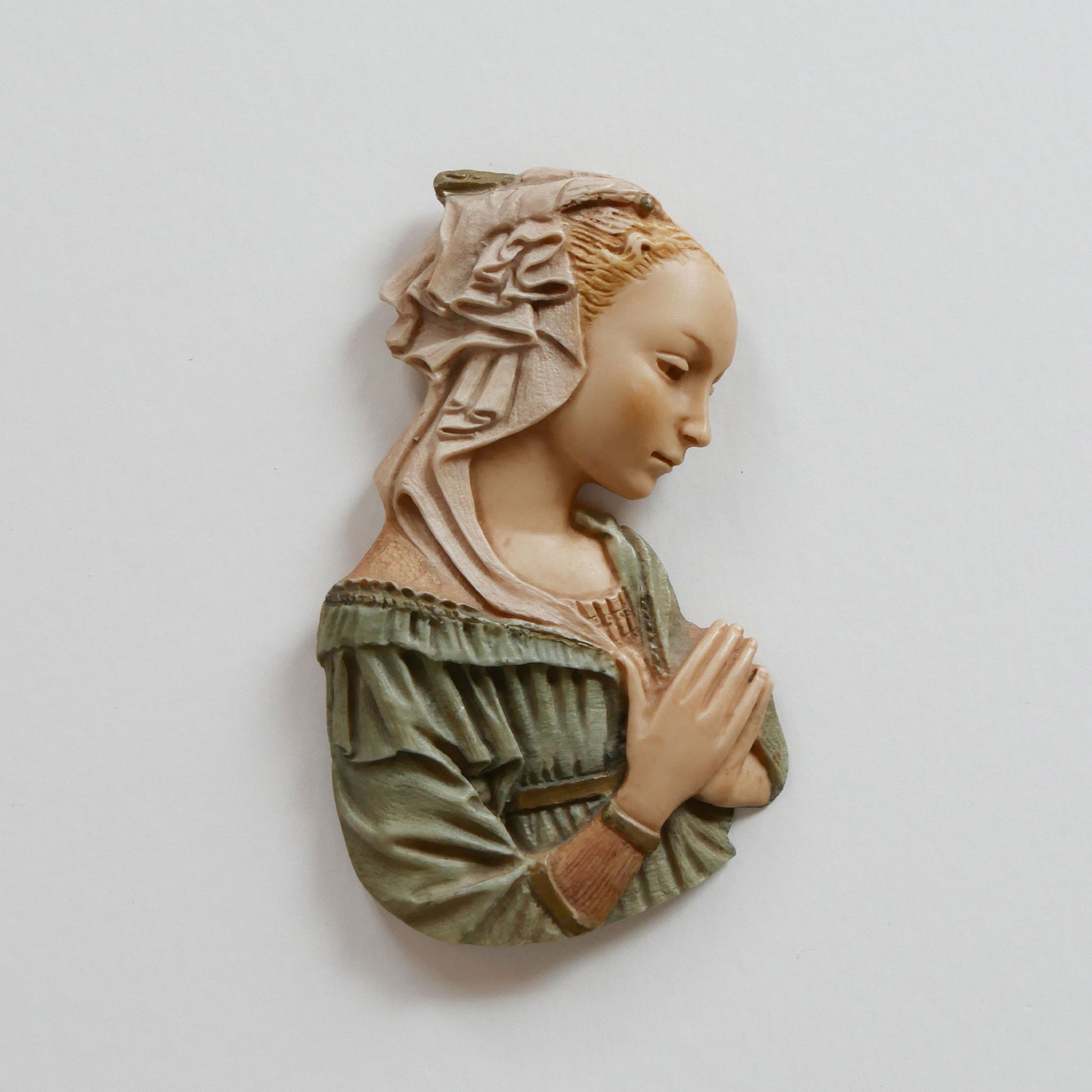 Praying Woman Wall Plaque, Vinatge Resin Plaque, Vintage Religious Plaque Woman Praying, Vintage Home Decor