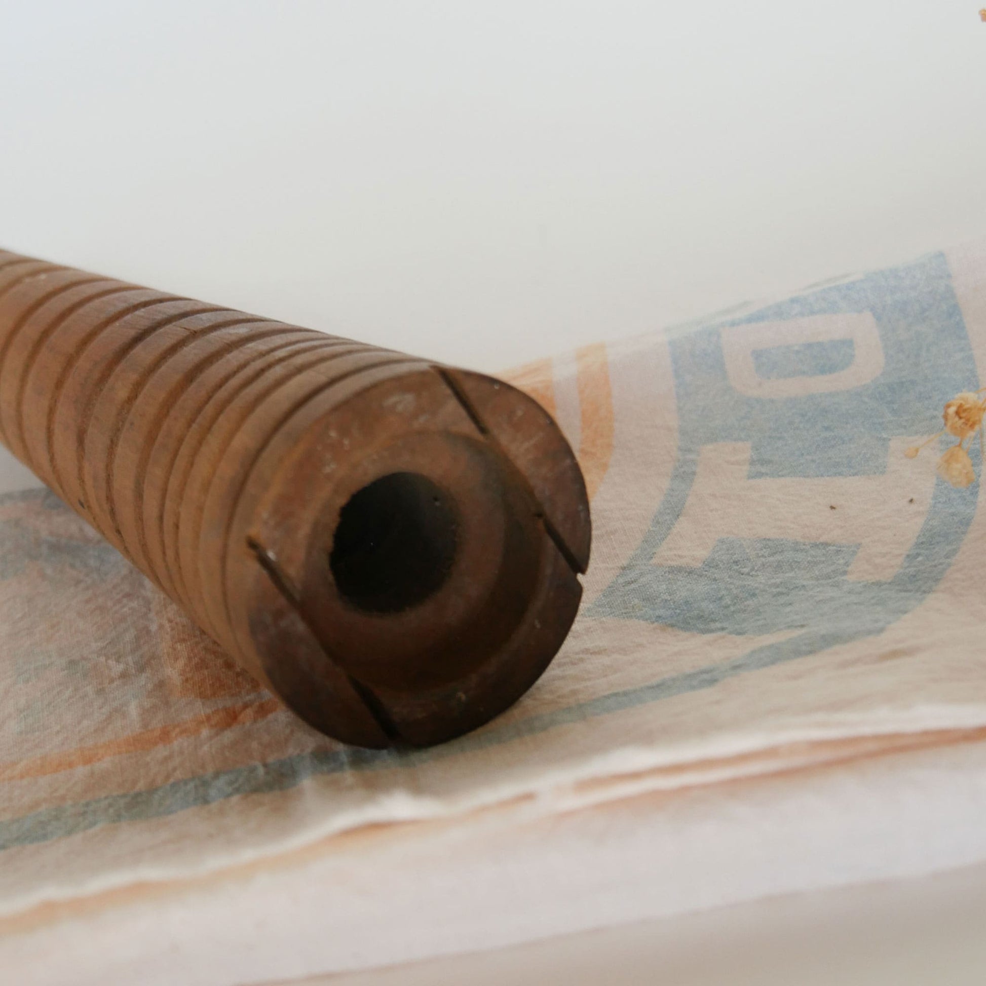 Vintage Wooden Thread Bobbin, Primitive Decor, Vintage Bobbins, Vintage Thread Bobbins