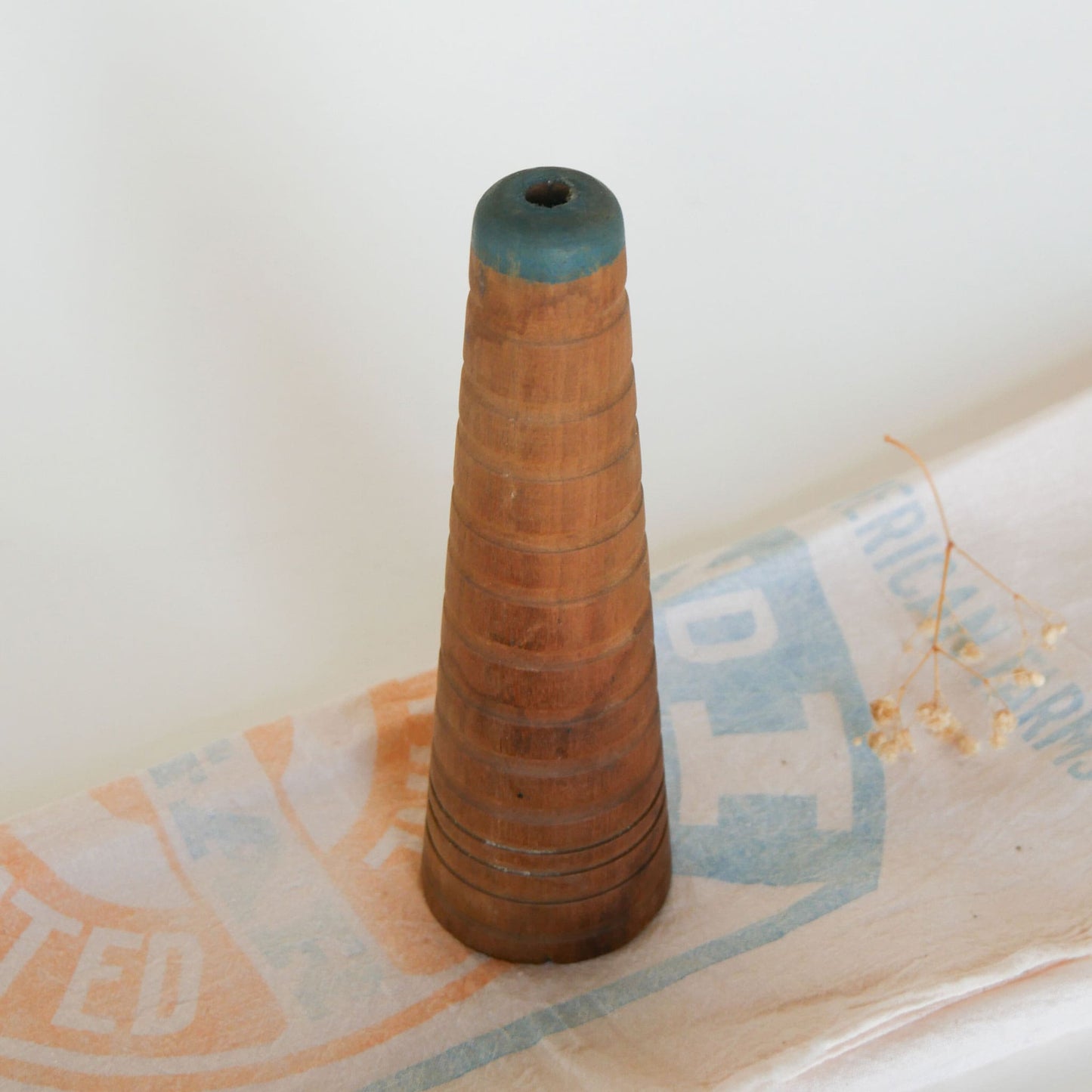 Vintage Wooden Thread Bobbin, Primitive Decor, Vintage Bobbins, Vintage Thread Bobbins