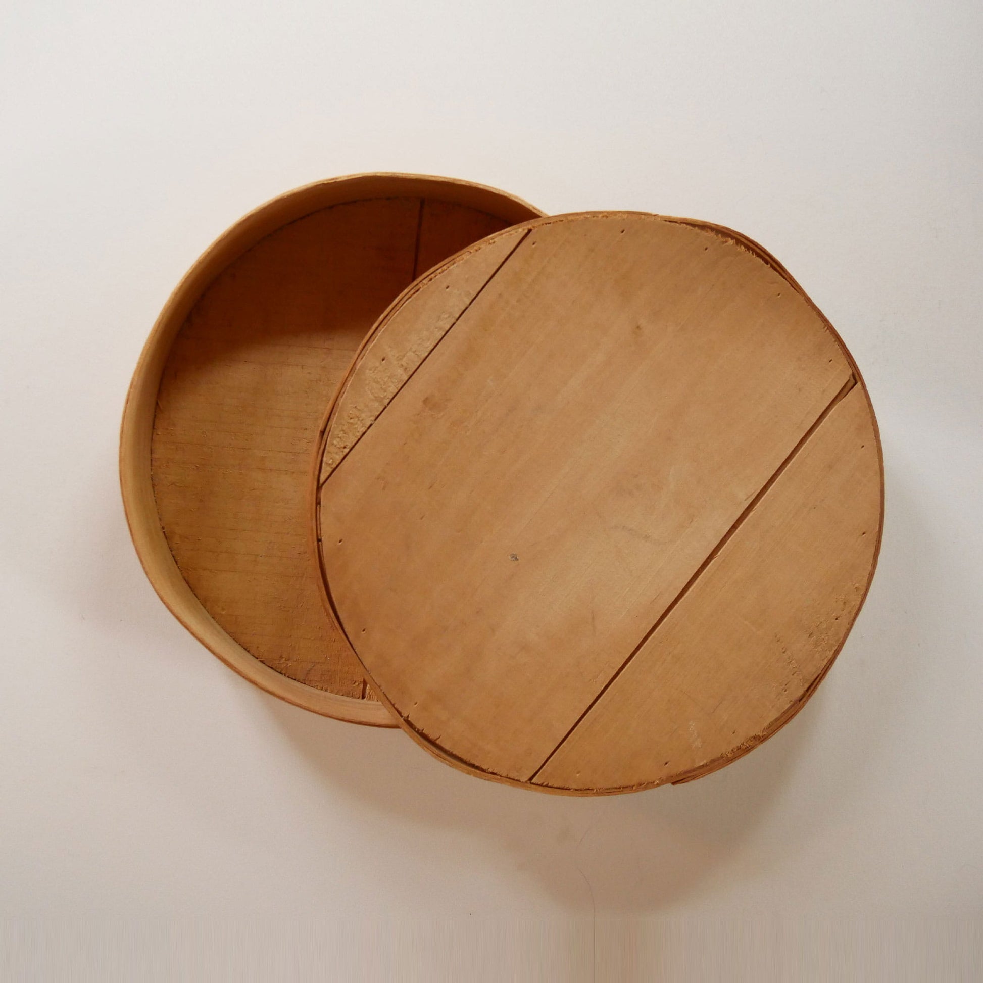 Vintage Round Wood Cheese Box, Primitive Cheese Box, Vintage Cheese Box, Primitive Wood CHeese Box, Vintage Wood Cheese Box, Primitive Kitchen Decor, Vintage Kitchen Decor, Farmhouse Kitchen Decor, Vintage Farmhouse Decor