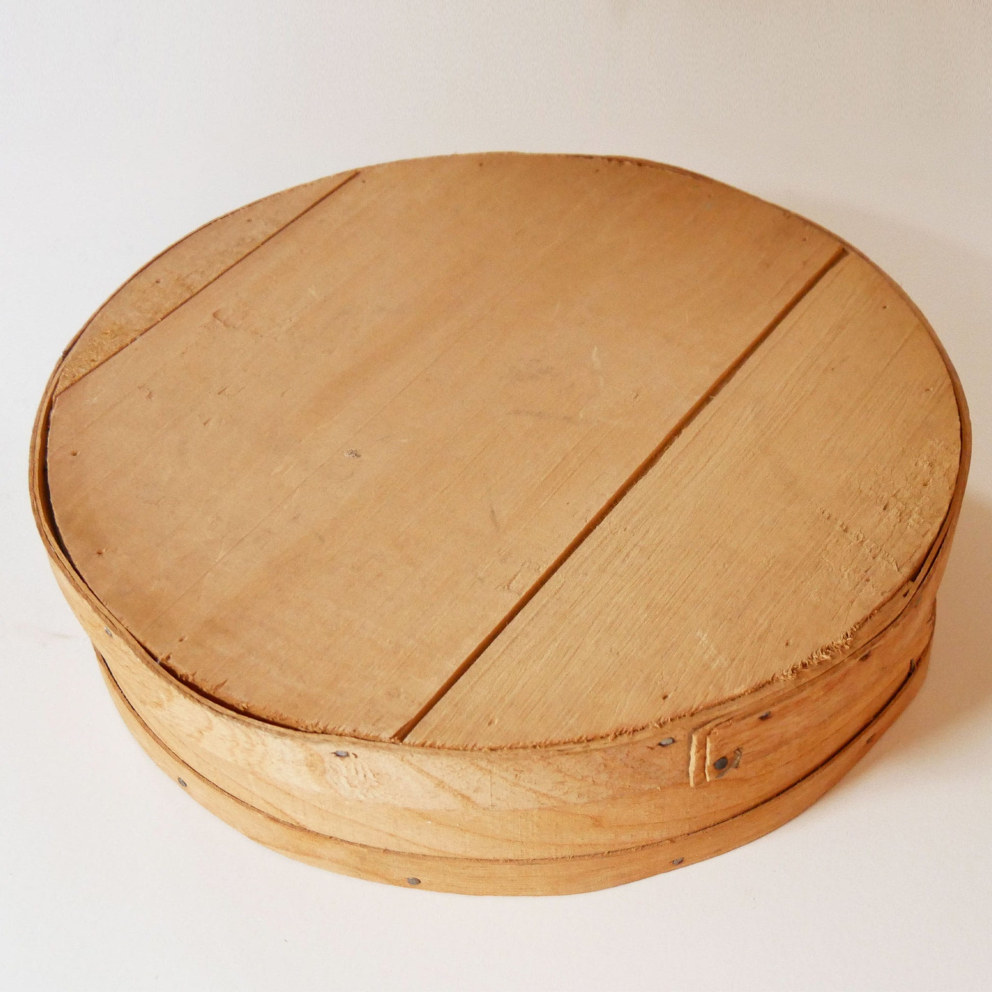 Vintage Round Wood Cheese Box, Primitive Cheese Box, Vintage Cheese Box, Primitive Wood CHeese Box, Vintage Wood Cheese Box, Primitive Kitchen Decor, Vintage Kitchen Decor, Farmhouse Kitchen Decor, Vintage Farmhouse Decor