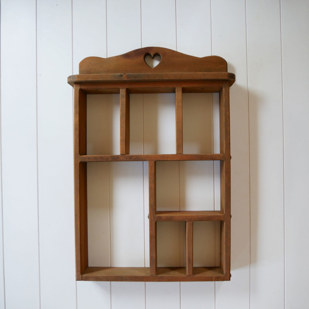 Vintage Wood Heart CUt Out Shelf, Vintage Wood Compartment Shelf, Vintage Heart Shaped Wood Wall Shelf, Vintage COttagecore Wall Shelf, Vintage Nursery Wall Decor, Vintage Girls Nursery Wall Decor, Vintage Home Decor