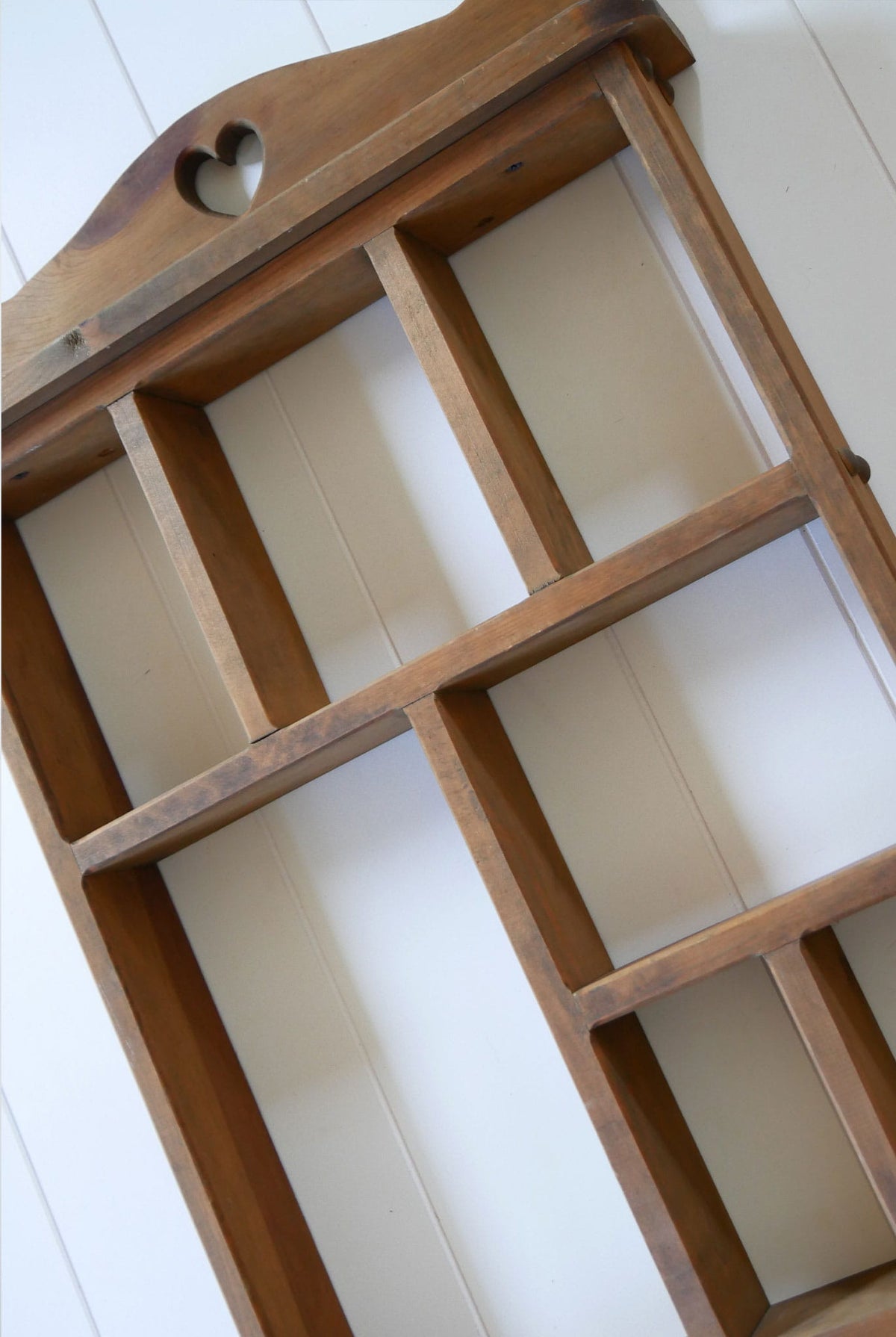 Vintage Wood Heart CUt Out Shelf, Vintage Wood Compartment Shelf, Vintage Heart Shaped Wood Wall Shelf, Vintage COttagecore Wall Shelf, Vintage Nursery Wall Decor, Vintage Girls Nursery Wall Decor, Vintage Home Decor