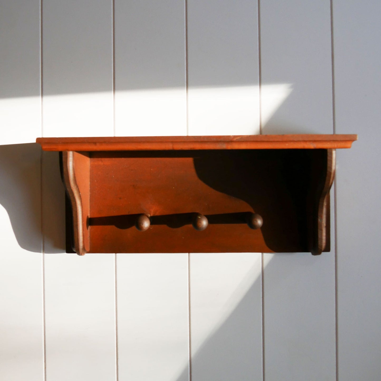 Vintage Wood Wall Shelf with Peg Hooks, Farmhouse Peg Hook Shelf, Vintage Peg Hook Shelf